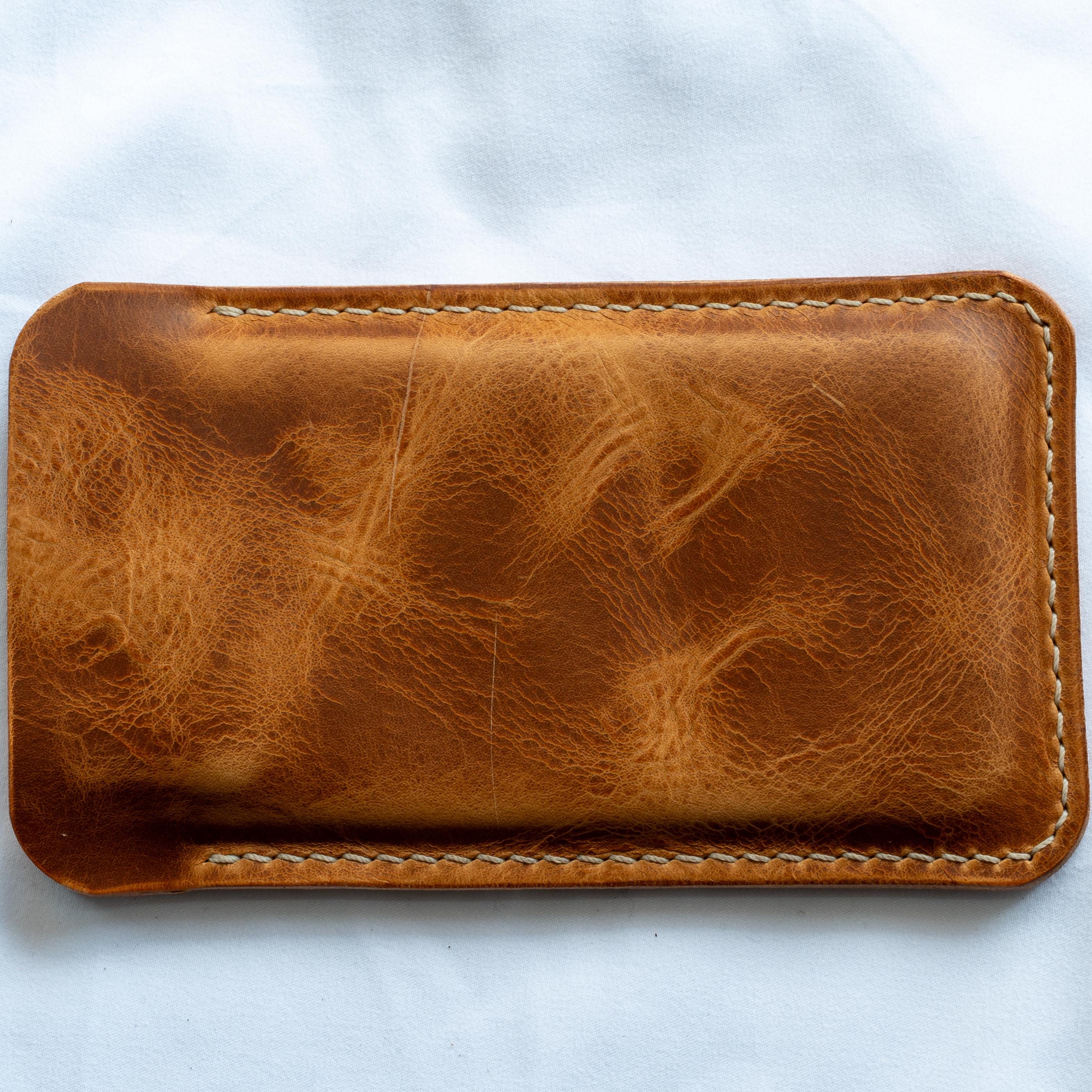 Hand-stitched Leather Case for Your Smartphone - iPhone Case, Every Stitch Sewn by Hand • iPhone Etui