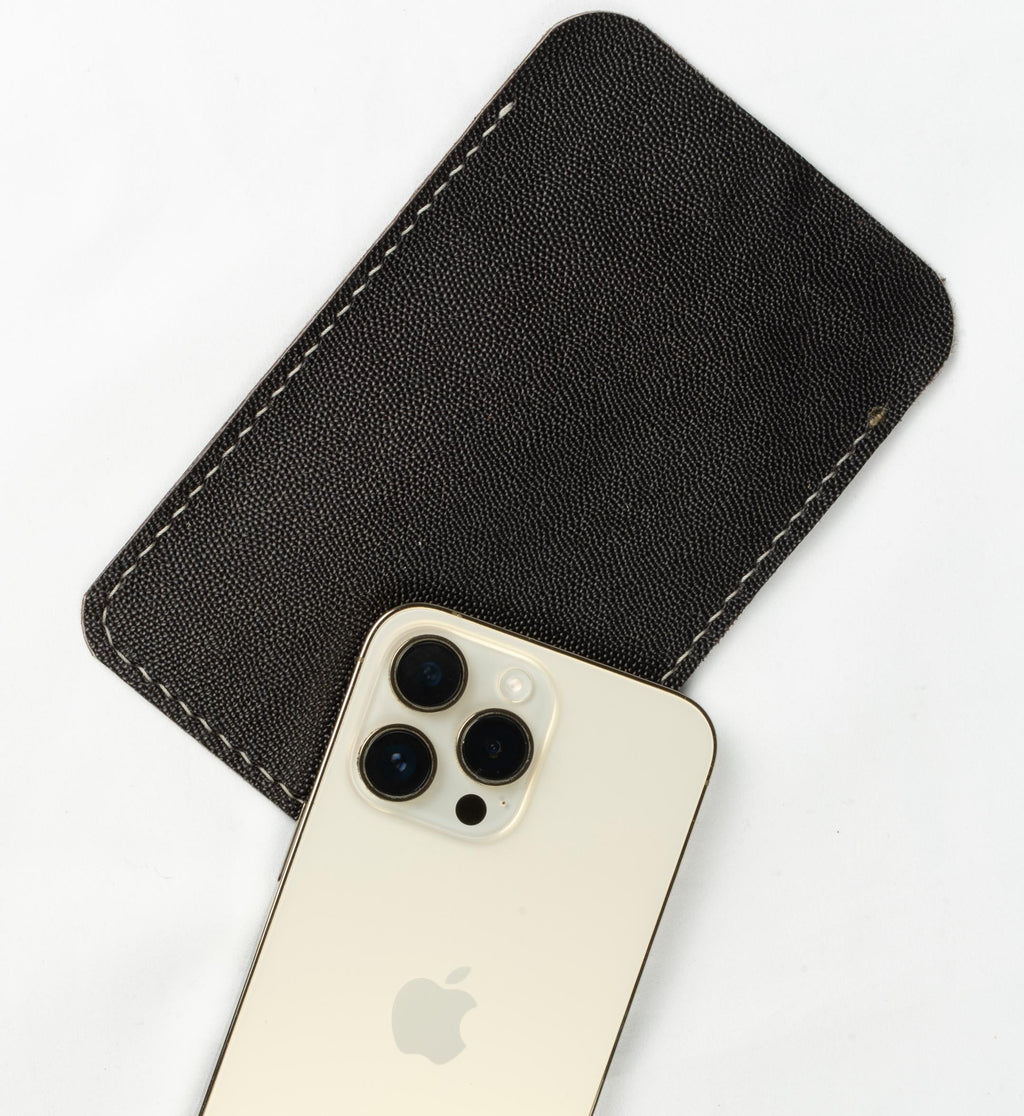 Hand-stitched Leather Case for Your Smartphone - iPhone Case, Every Stitch Sewn by Hand • iPhone Etui