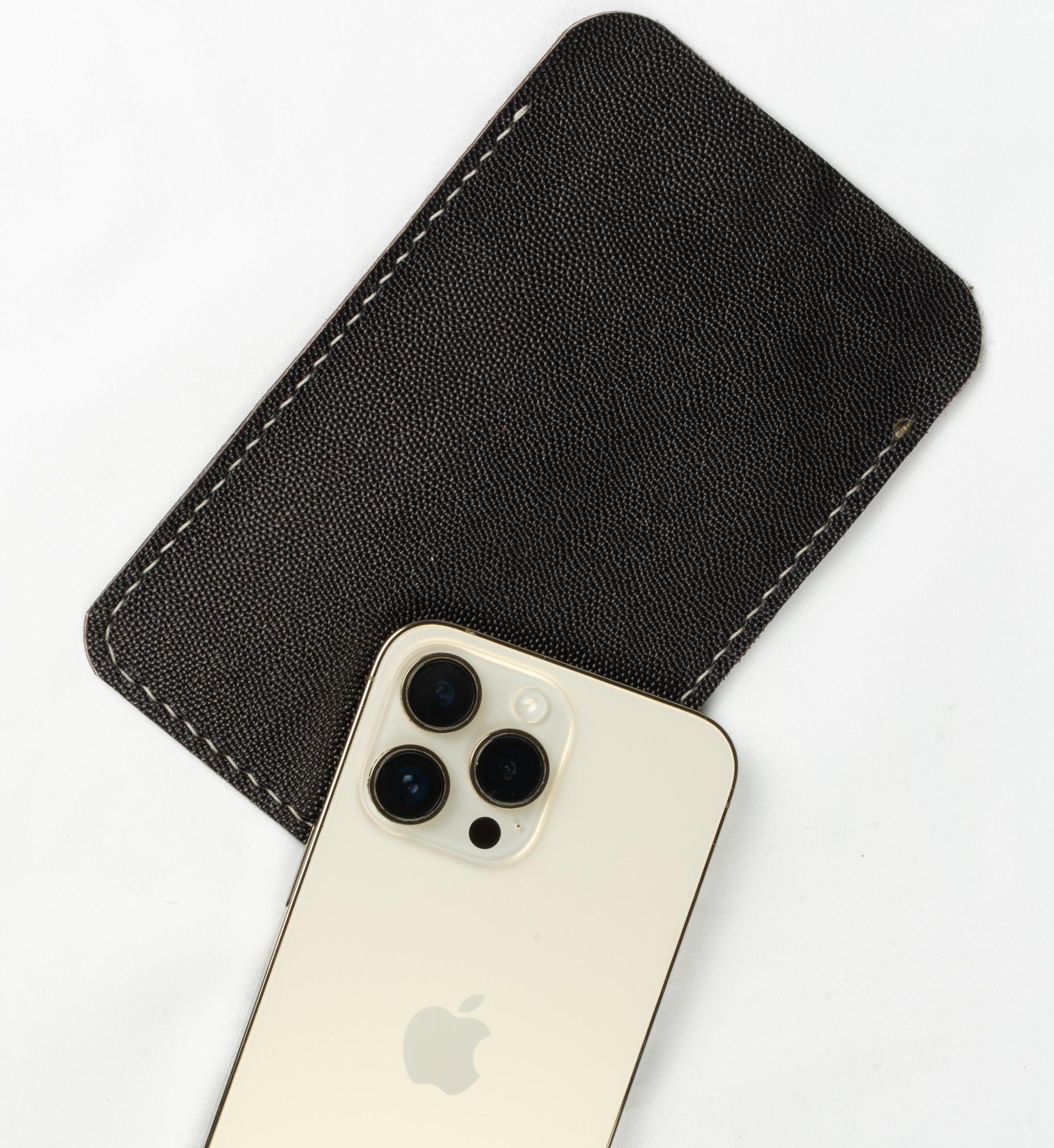 Hand-stitched Leather Case for Your Smartphone - iPhone Case, Every Stitch Sewn by Hand • iPhone Etui
