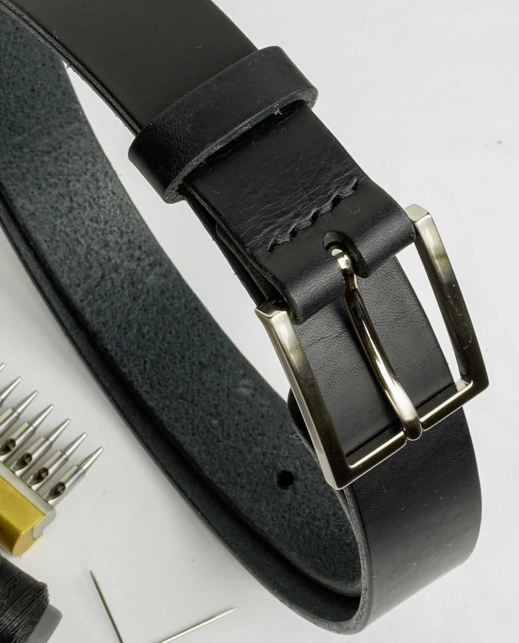 Artisan Handcrafted Leather Belts: Custom Jeans Belts for Men and Women - leather Jeans Belts | Handmade in Germany