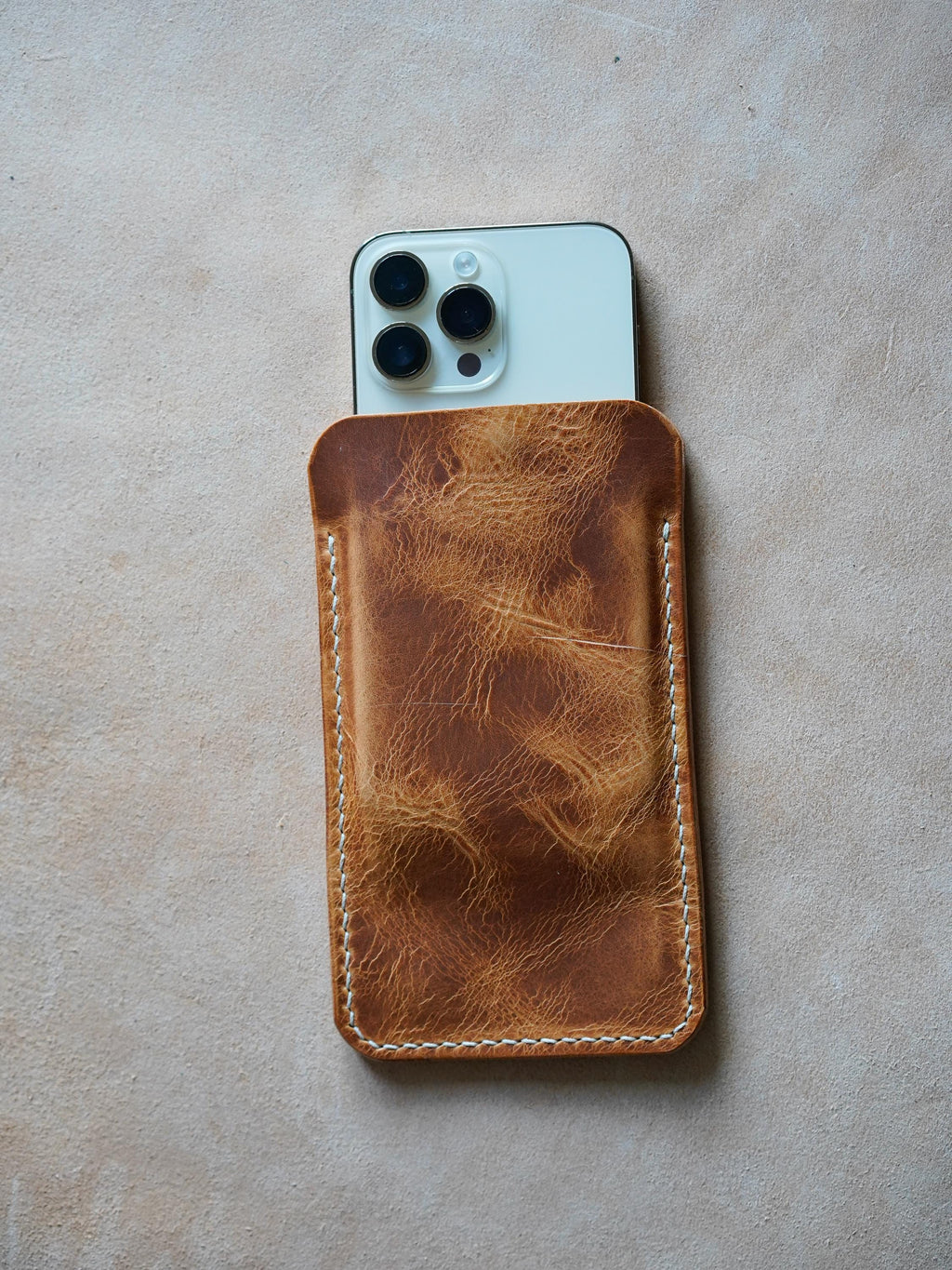 Hand-stitched Leather Case for Your Smartphone - iPhone Case, Every Stitch Sewn by Hand • iPhone Etui