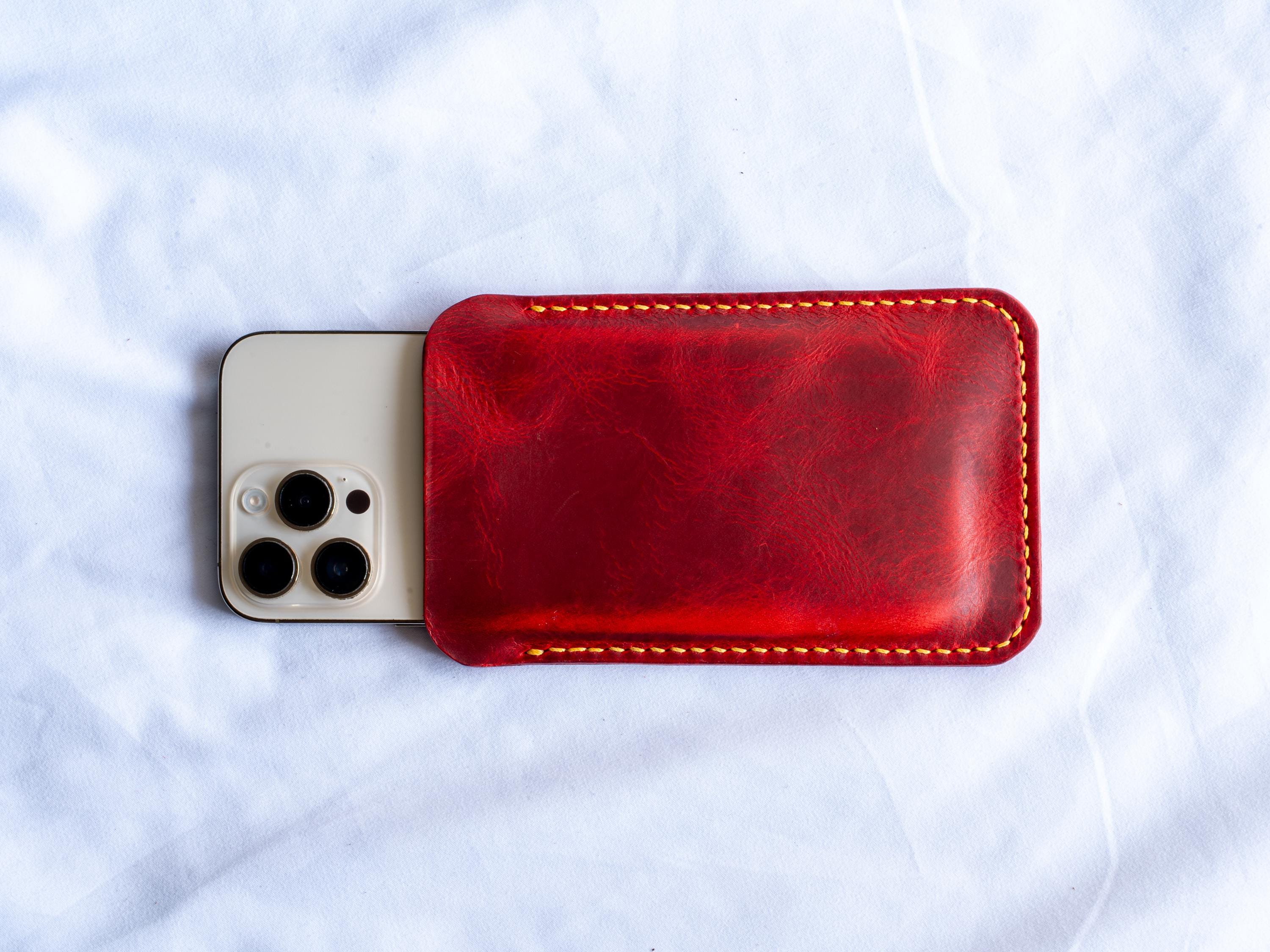 Hand-stitched Leather Case for Your Smartphone - iPhone Case, Every Stitch Sewn by Hand • iPhone Etui
