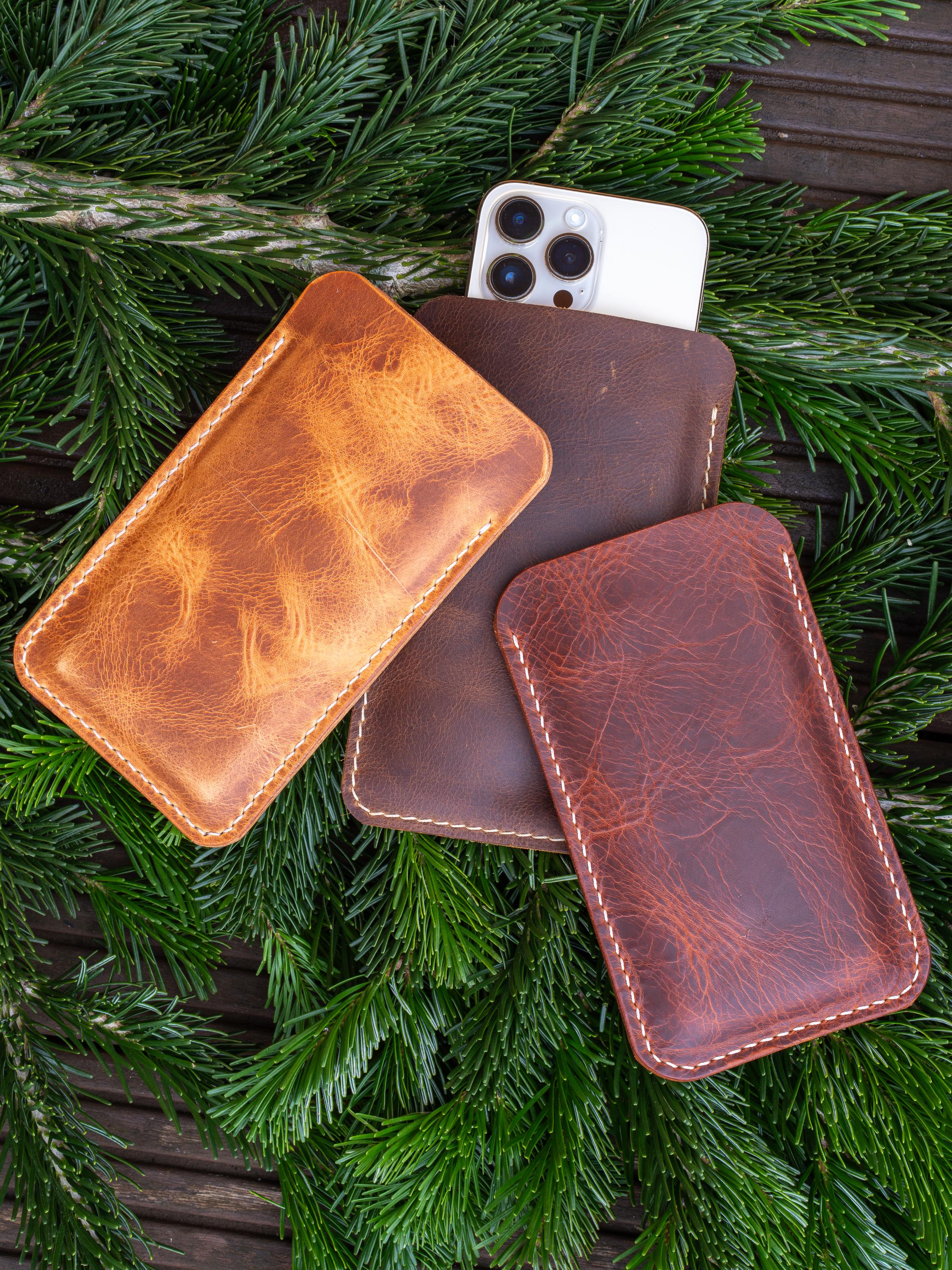 Hand-stitched Leather Case for Your Smartphone - iPhone Case, Every Stitch Sewn by Hand • iPhone Etui