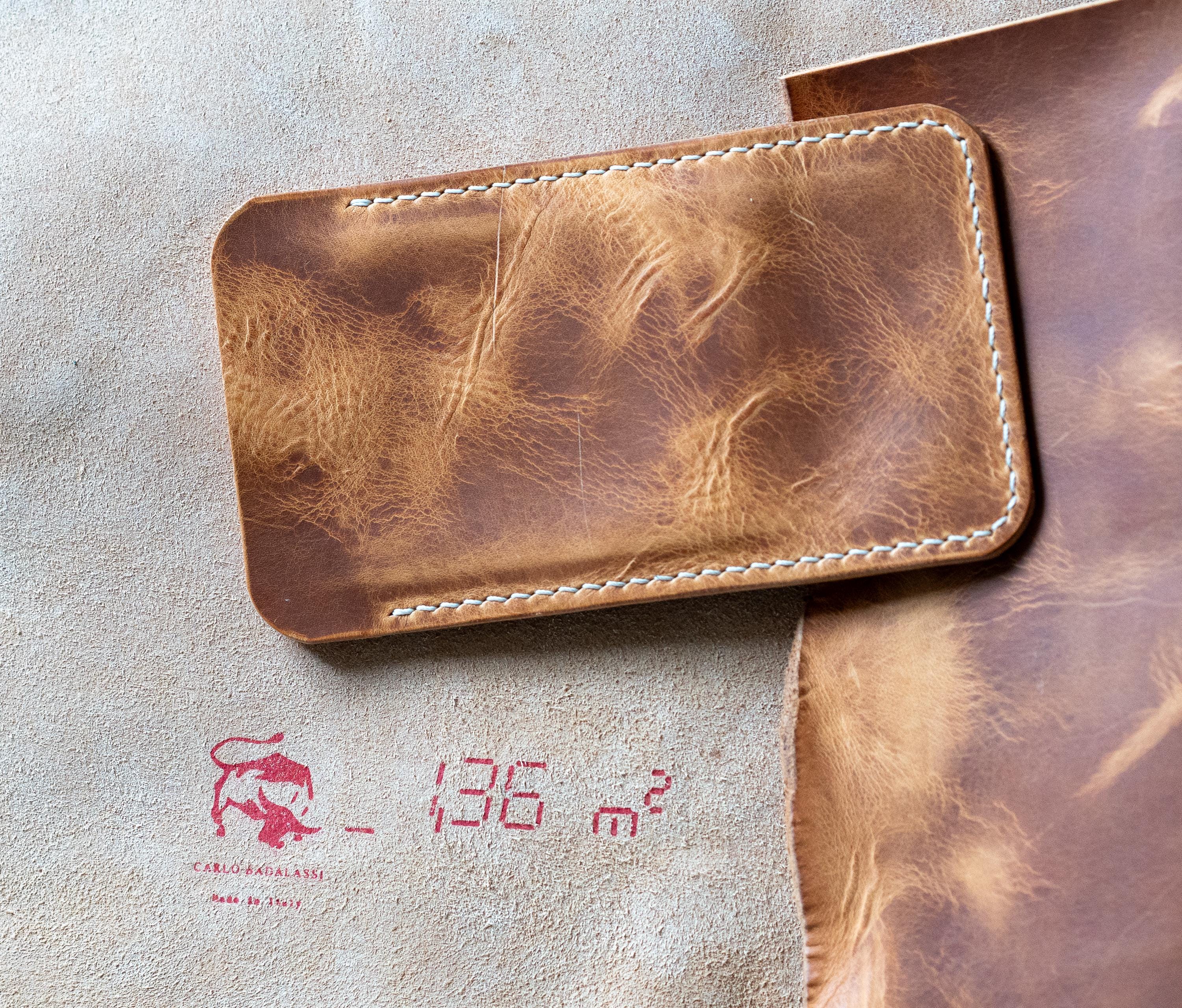 Hand-stitched Leather Case for Your Smartphone - iPhone Case, Every Stitch Sewn by Hand • iPhone Etui
