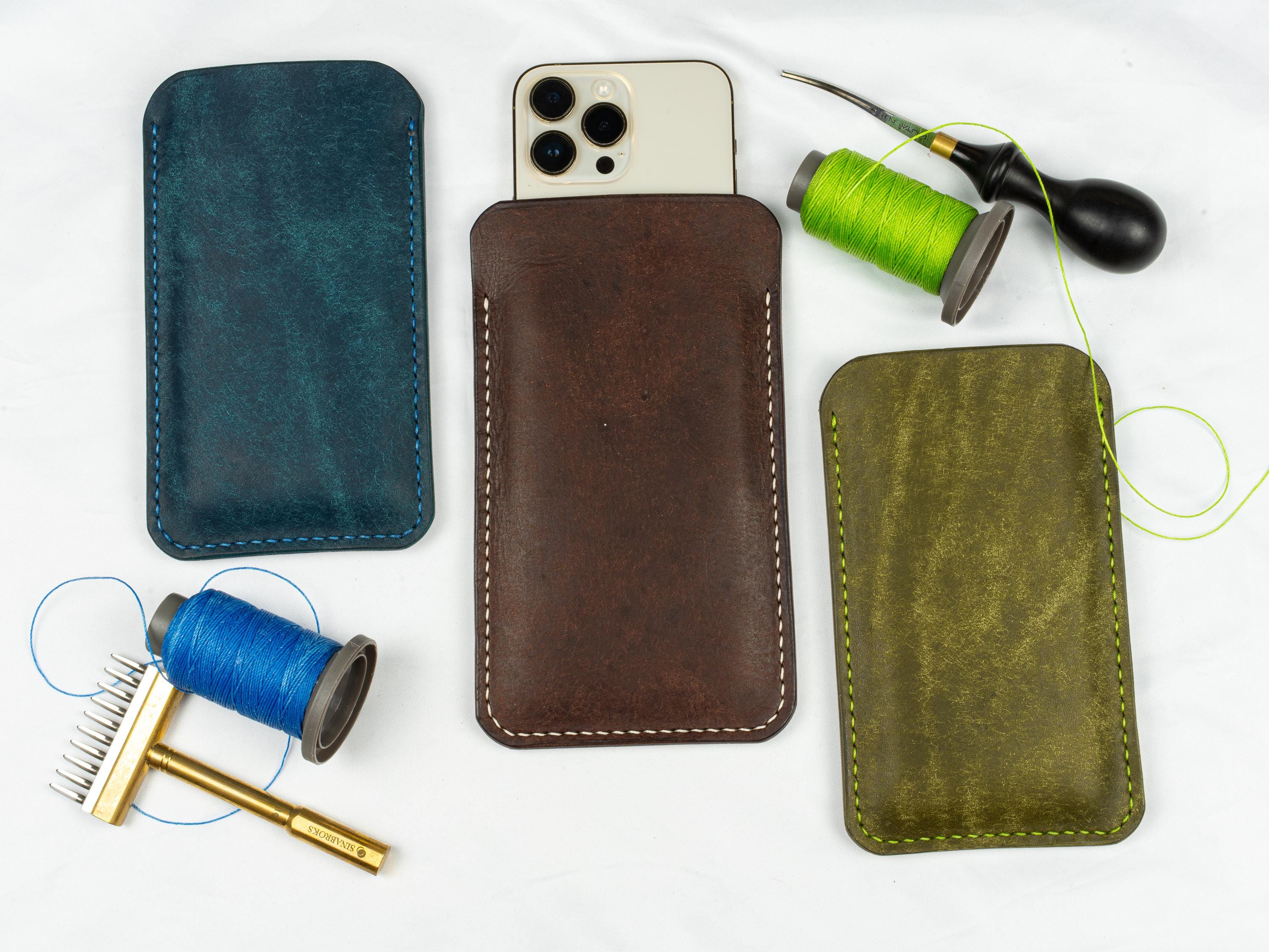 Hand-stitched Leather Case for Your Smartphone - iPhone Case, Every Stitch Sewn by Hand • iPhone Etui