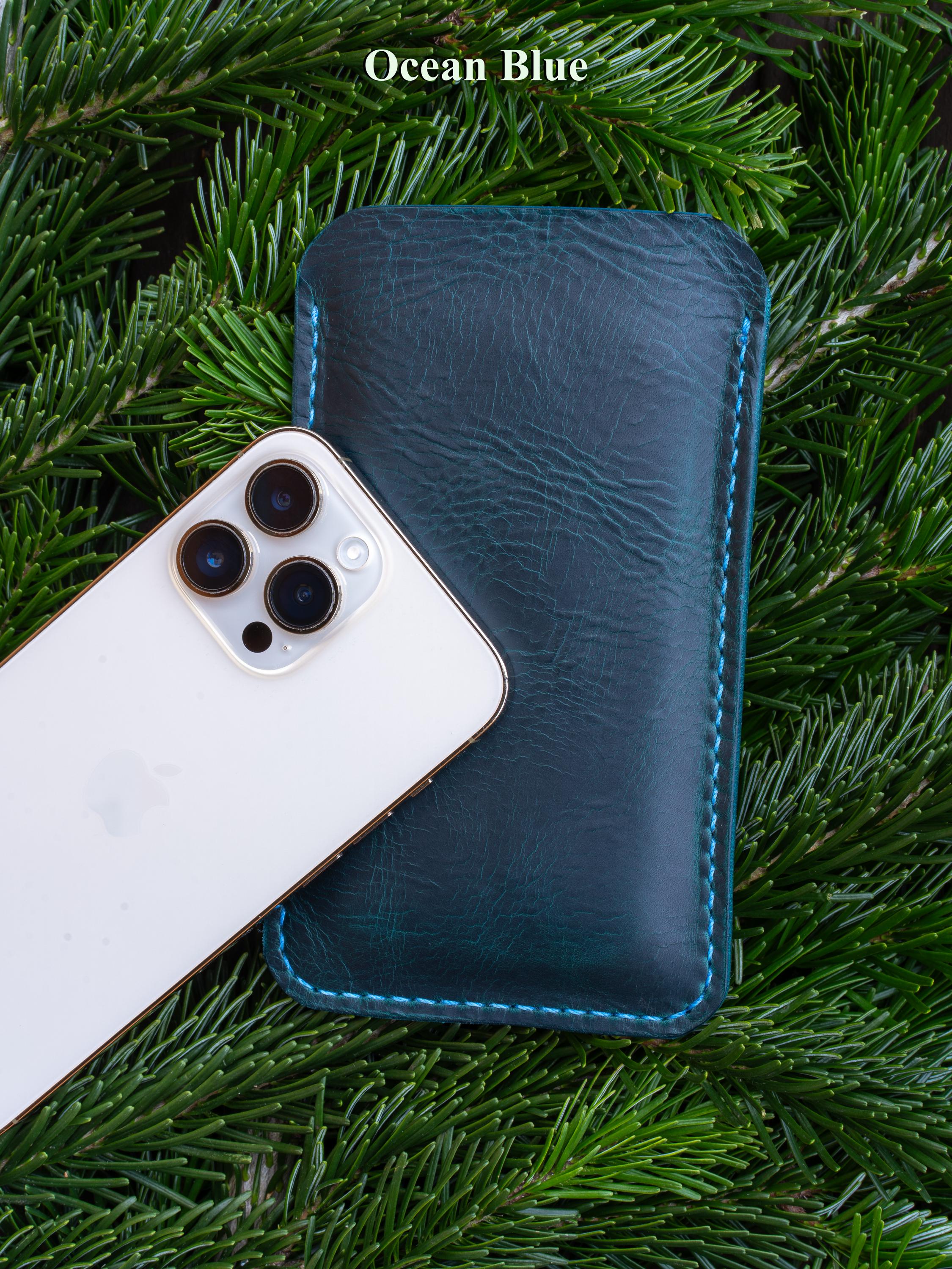 Hand-stitched Leather Case for Your Smartphone - iPhone Case, Every Stitch Sewn by Hand • iPhone Etui