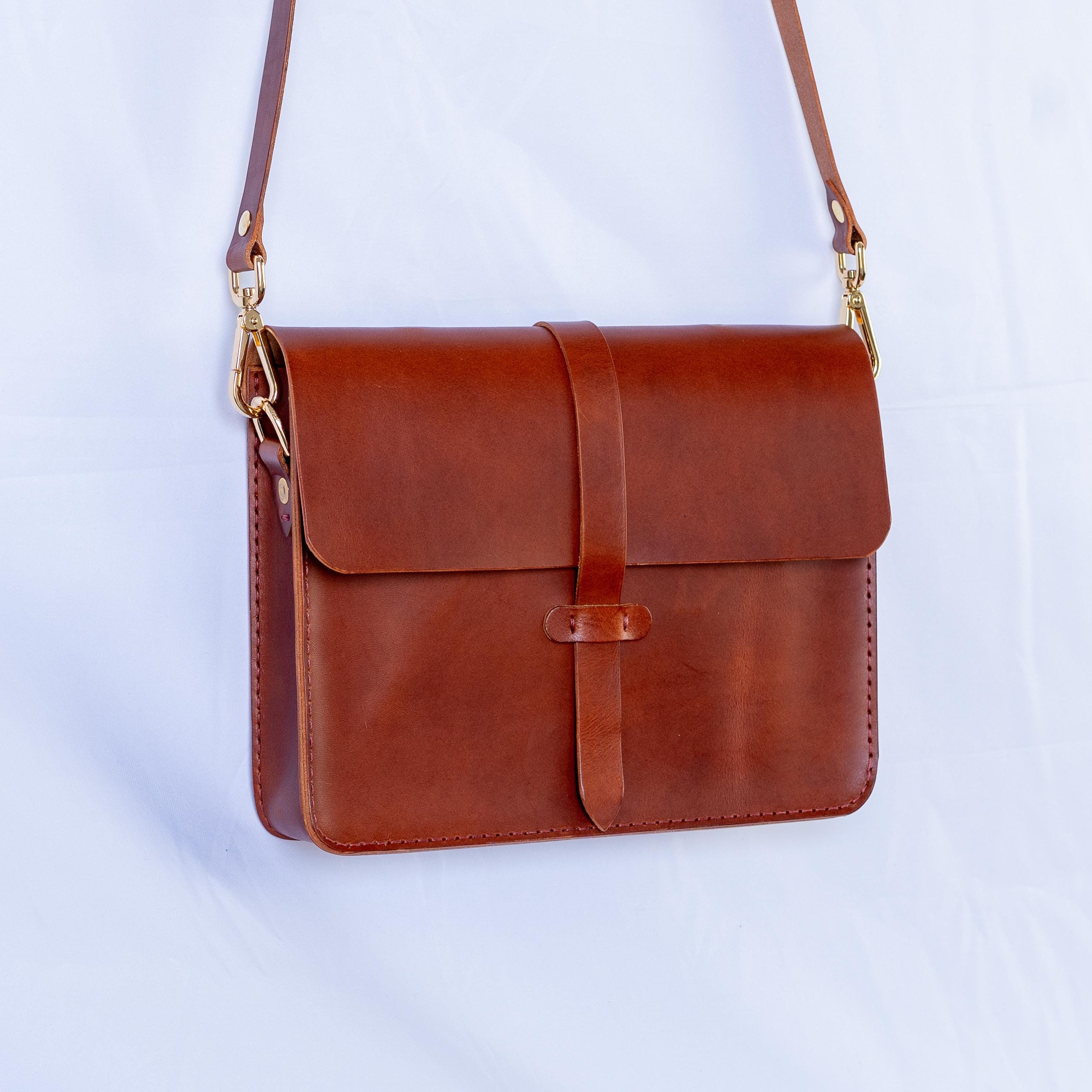 Handgenähte Leder-Laptoptasche aus italienischem Veg-Tan-Leder | Individuell anpassbar | Braun