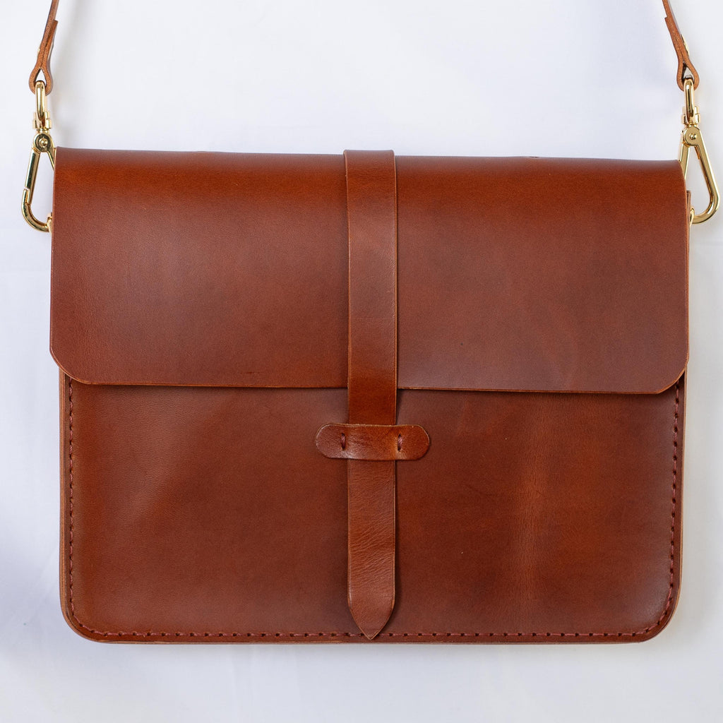 Handgenähte Leder-Laptoptasche aus italienischem Veg-Tan-Leder | Individuell anpassbar | Braun
