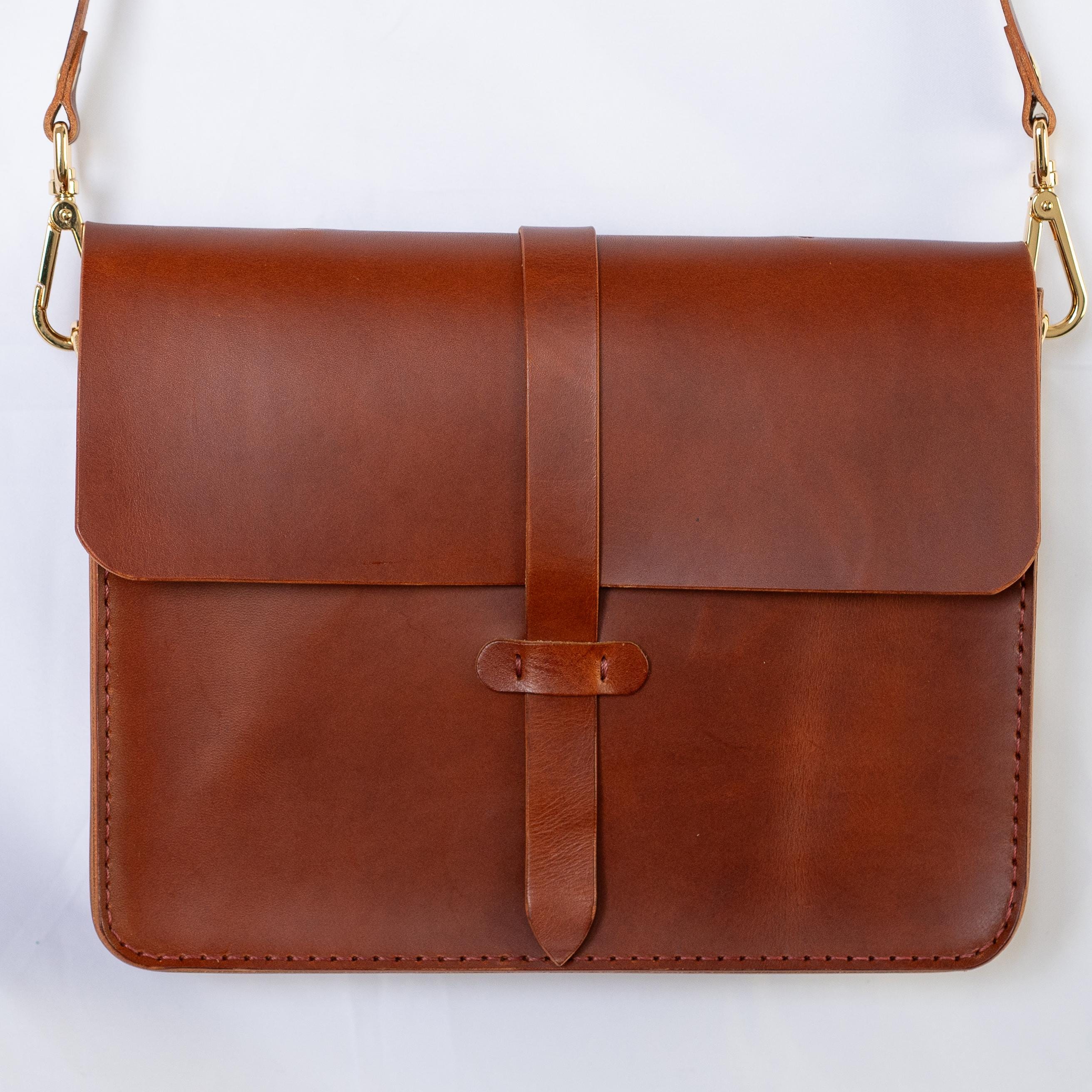 Handgenähte Leder-Laptoptasche aus italienischem Veg-Tan-Leder | Individuell anpassbar | Braun