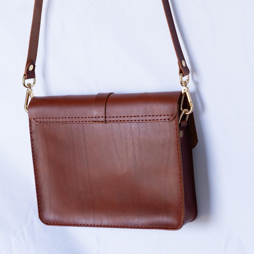 Handgenähte Leder-Laptoptasche aus italienischem Veg-Tan-Leder | Individuell anpassbar | Braun
