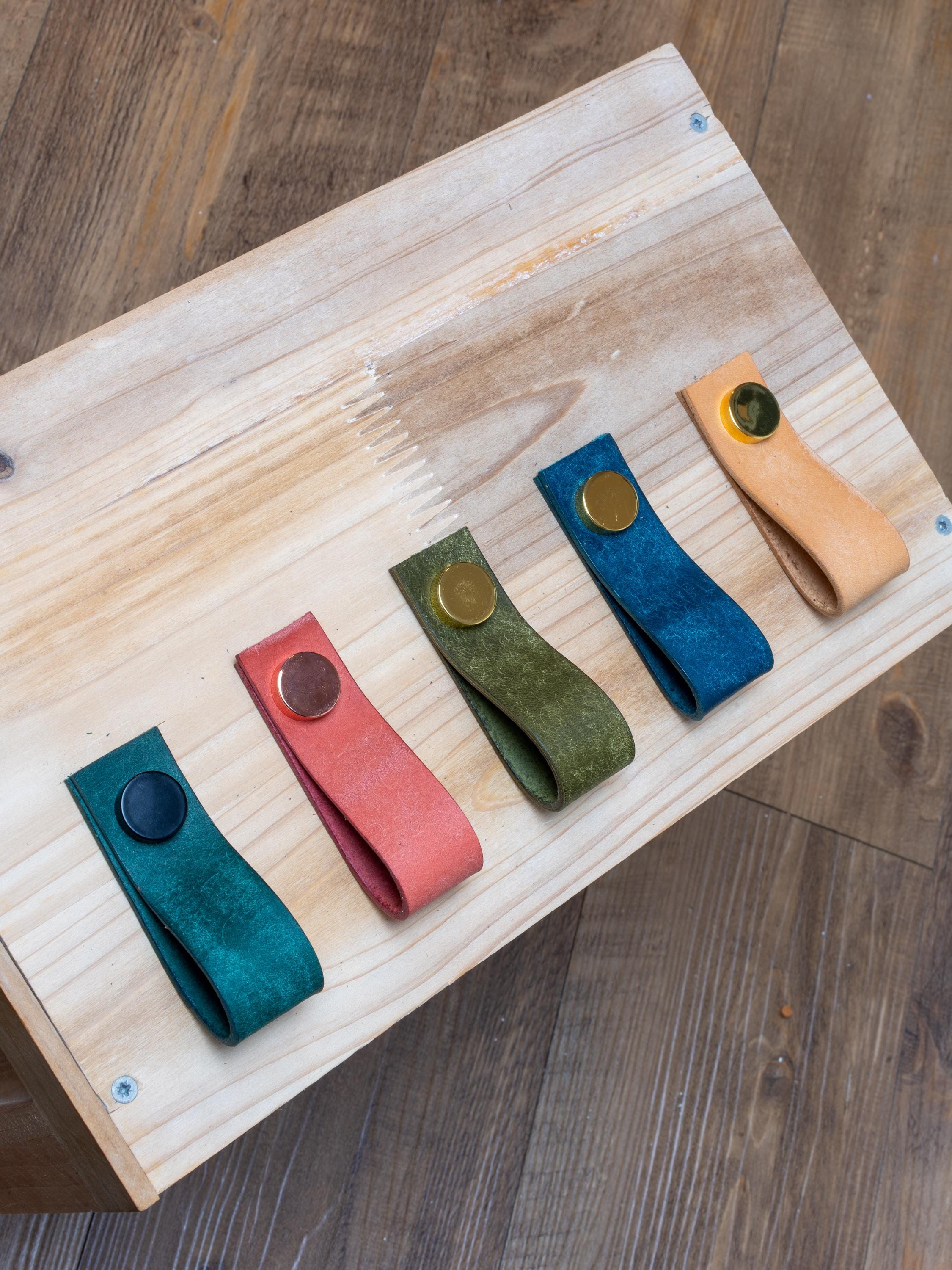 Handmade Leather Handles | Drawer Pulls & Cabinet Knobs | For IKEA Pax Kallax Hemnes | Vegetable Tanned Leather | Made in Germany