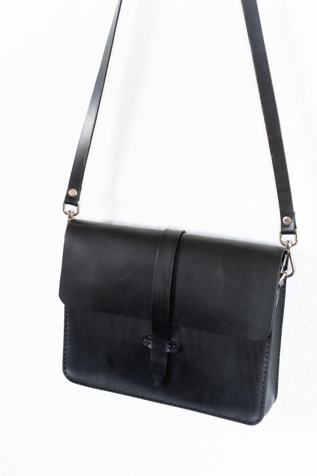 Handgenähte Leder-Laptoptasche aus italienischem Veg-Tan-Leder | Individuell anpassbar | Schwarz