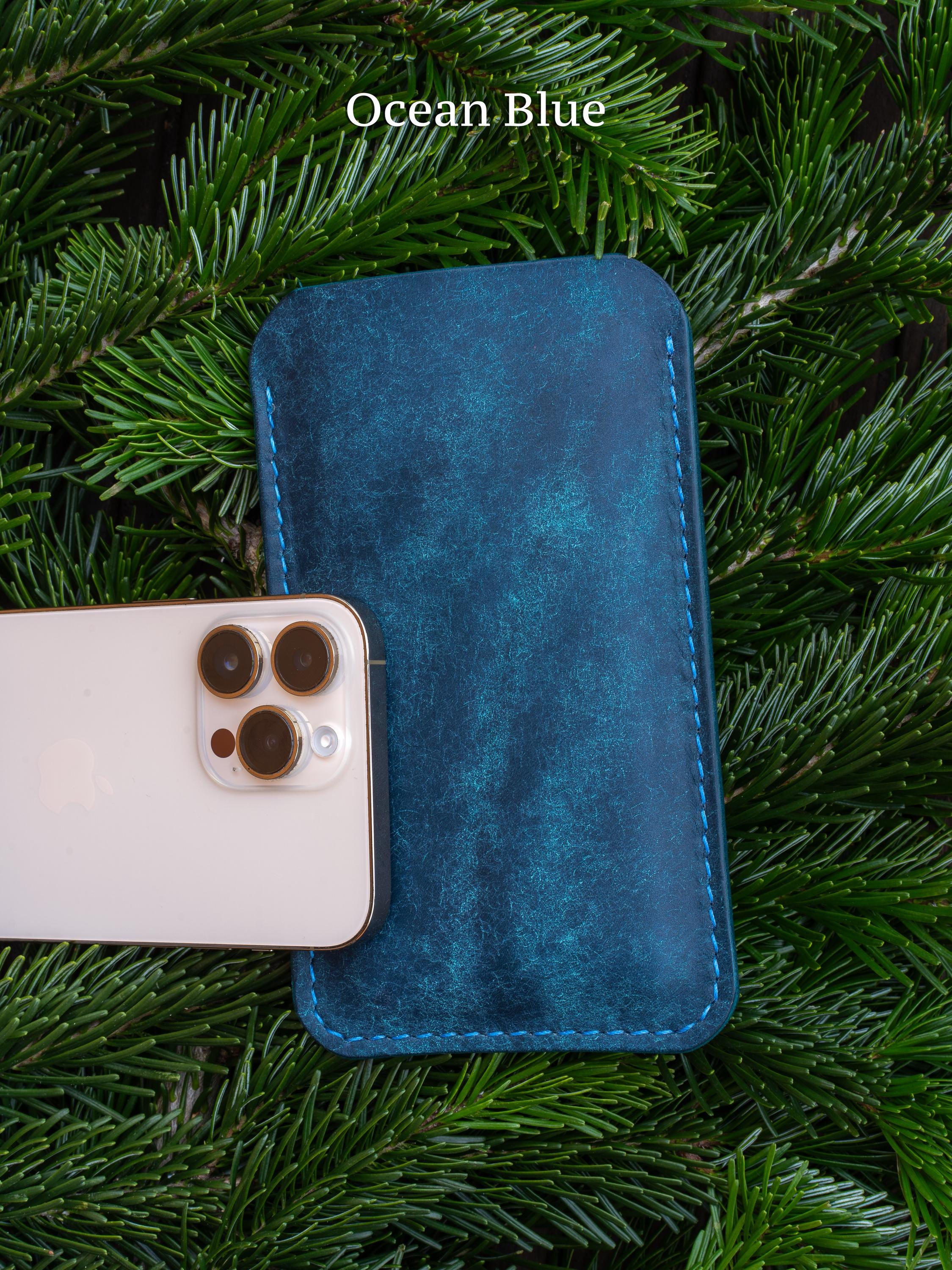 Hand-stitched Leather Case for Your Smartphone - iPhone Case, Every Stitch Sewn by Hand • iPhone Etui