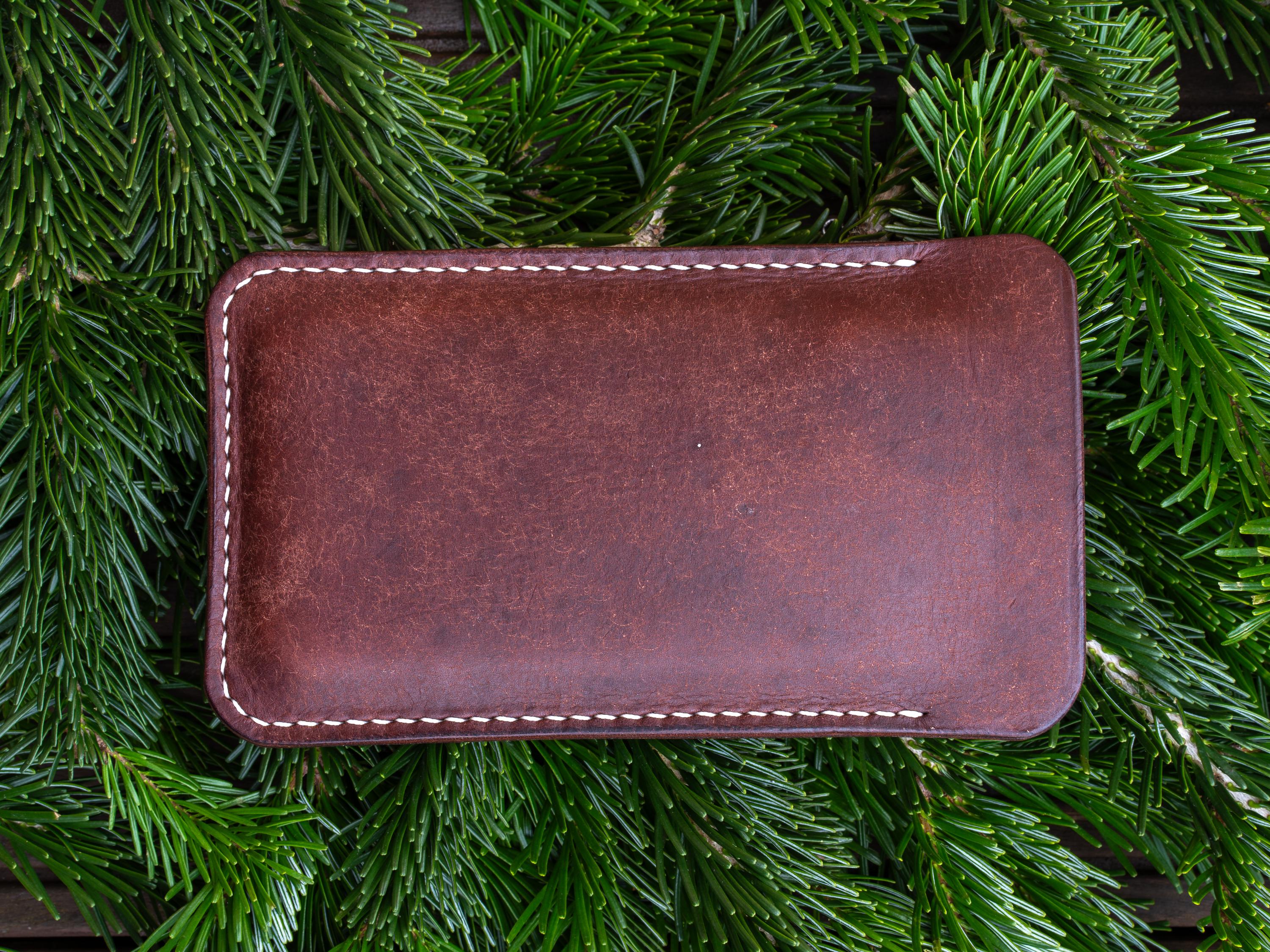 Hand-stitched Leather Case for Your Smartphone - iPhone Case, Every Stitch Sewn by Hand • iPhone Etui