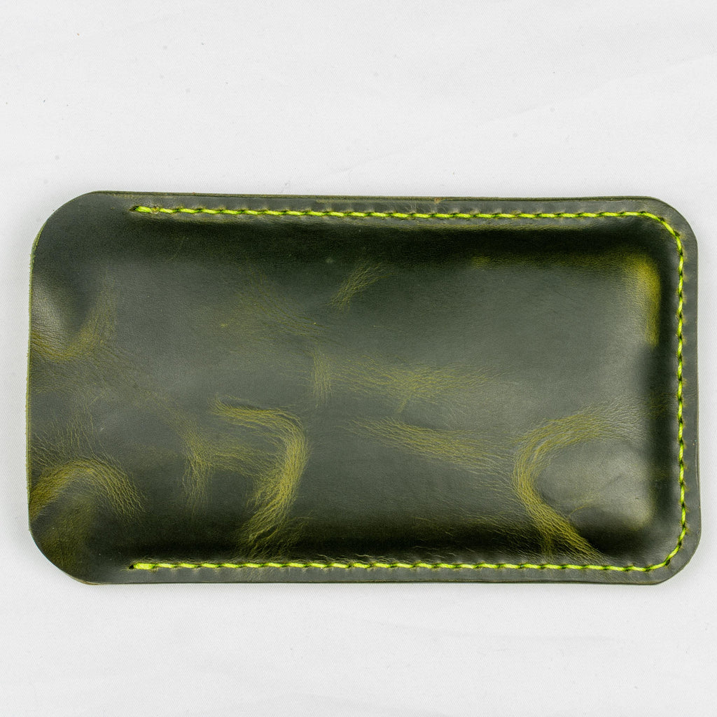 Hand-stitched Leather Case for Your Smartphone - iPhone Case, Every Stitch Sewn by Hand • iPhone Etui