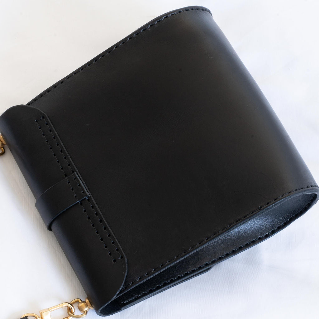 Handgenähte Leder-Crossbody Bag aus italienischem Veg-Tan-Leder | Individuell anpassbar