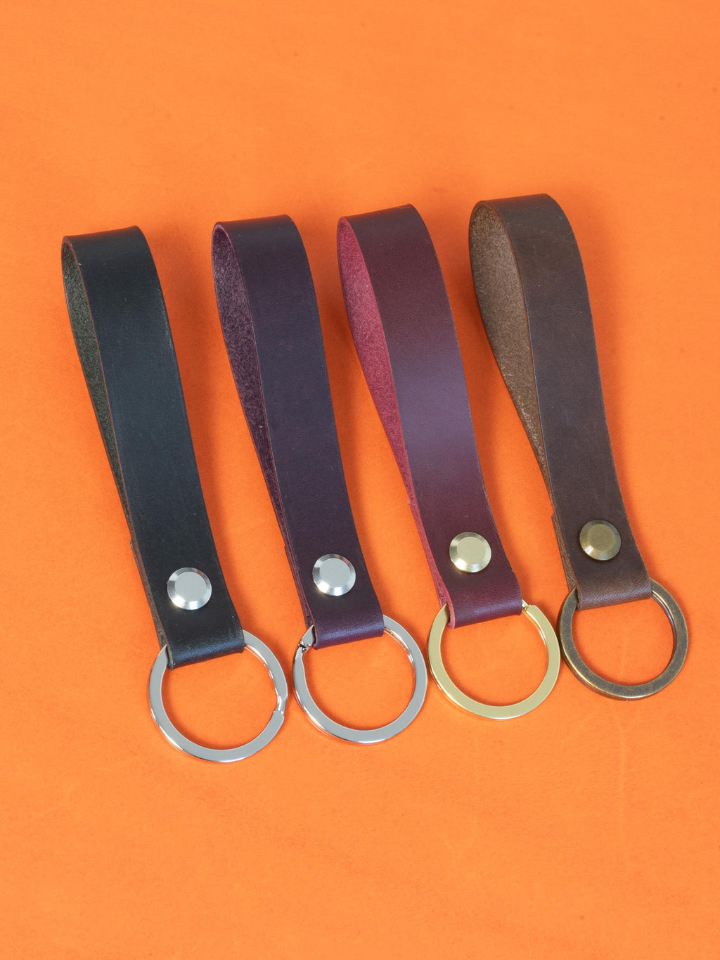 Handgemachter Leder Schlüsselanhänger personalisiert – Individuell graviertes Schlüsselband aus pflanzlichem Leder – Für Ihn, Papa, Ehemann