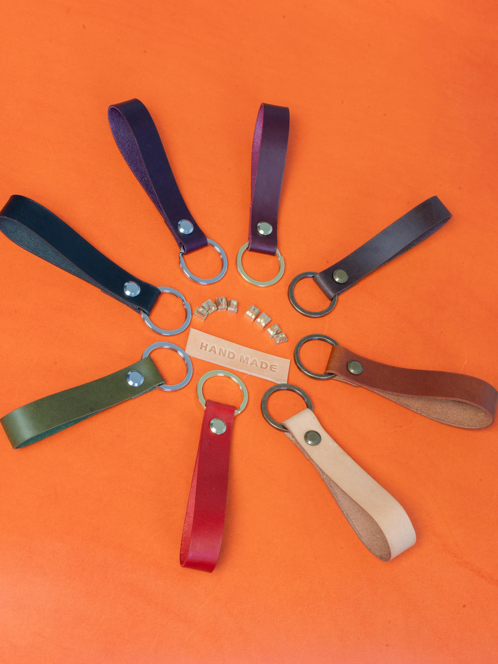 Handgemachter Leder Schlüsselanhänger personalisiert – Individuell graviertes Schlüsselband aus pflanzlichem Leder – Für Ihn, Papa, Ehemann
