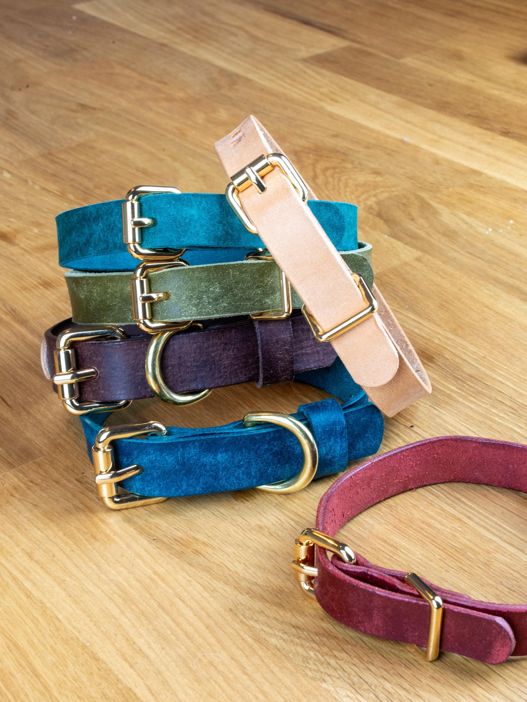 Handgefertigtes Leder Hundehalsband | Pflanzlich Gegerbtes Premium Leder | Namensgravur | 1,6, 2,5 cm Halsband | Geschenk für Hunde