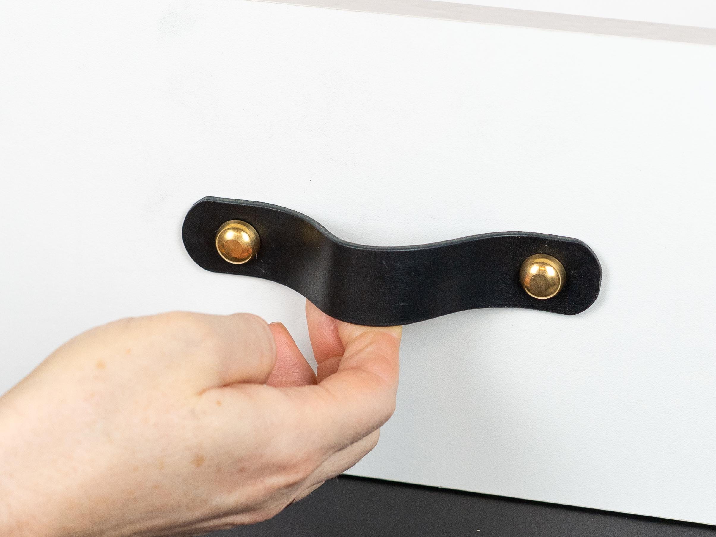 Handmade Leather Handles | Drawer Pulls & Cabinet Knobs | For IKEA Pax Kallax Hemnes | Vegetable Tanned Leather | Made in Germany