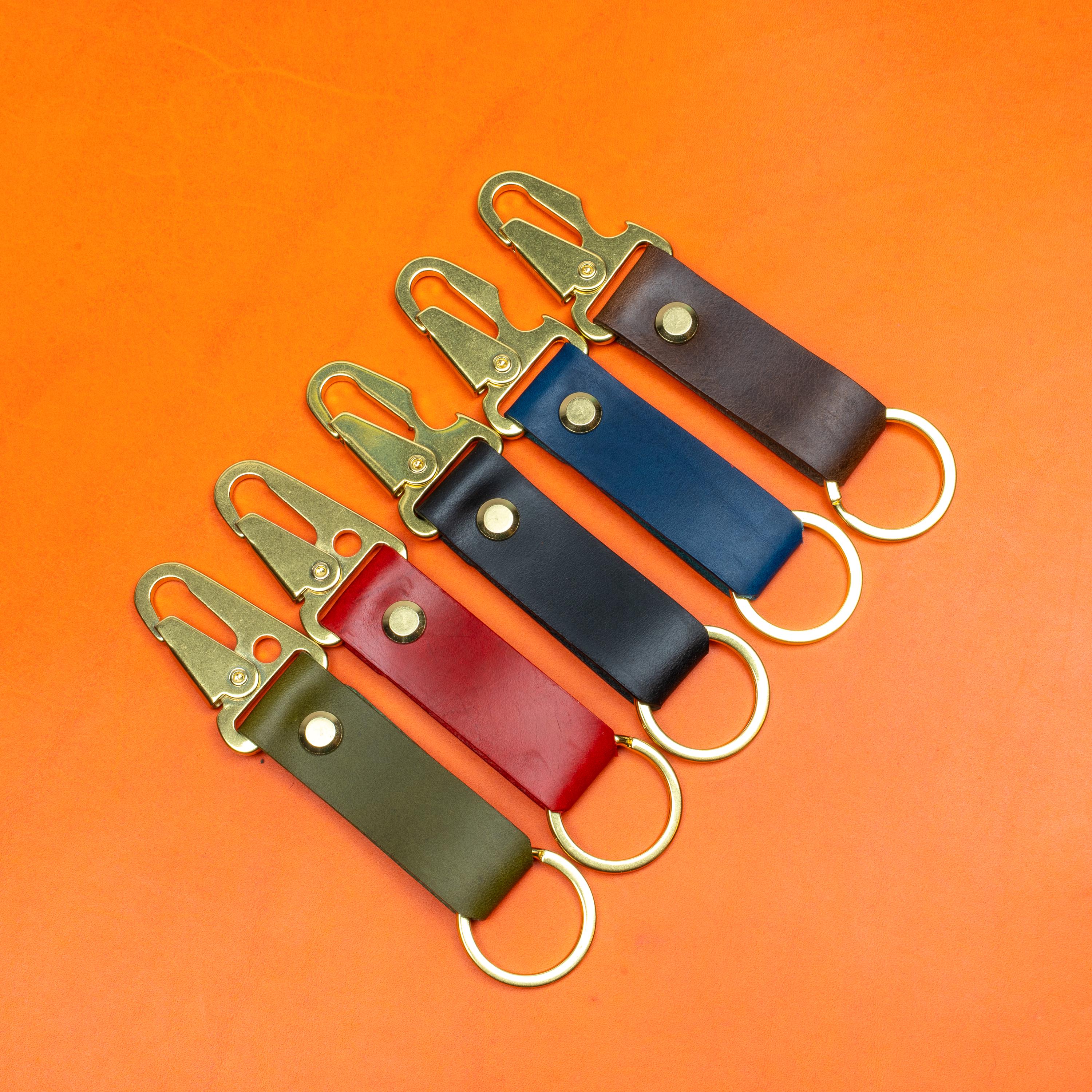 Schlüsselband aus Italienischem Vegtan-Leder • Individuell graviert (bis 15 Buchstaben) • Handarbeit aus Deutschland