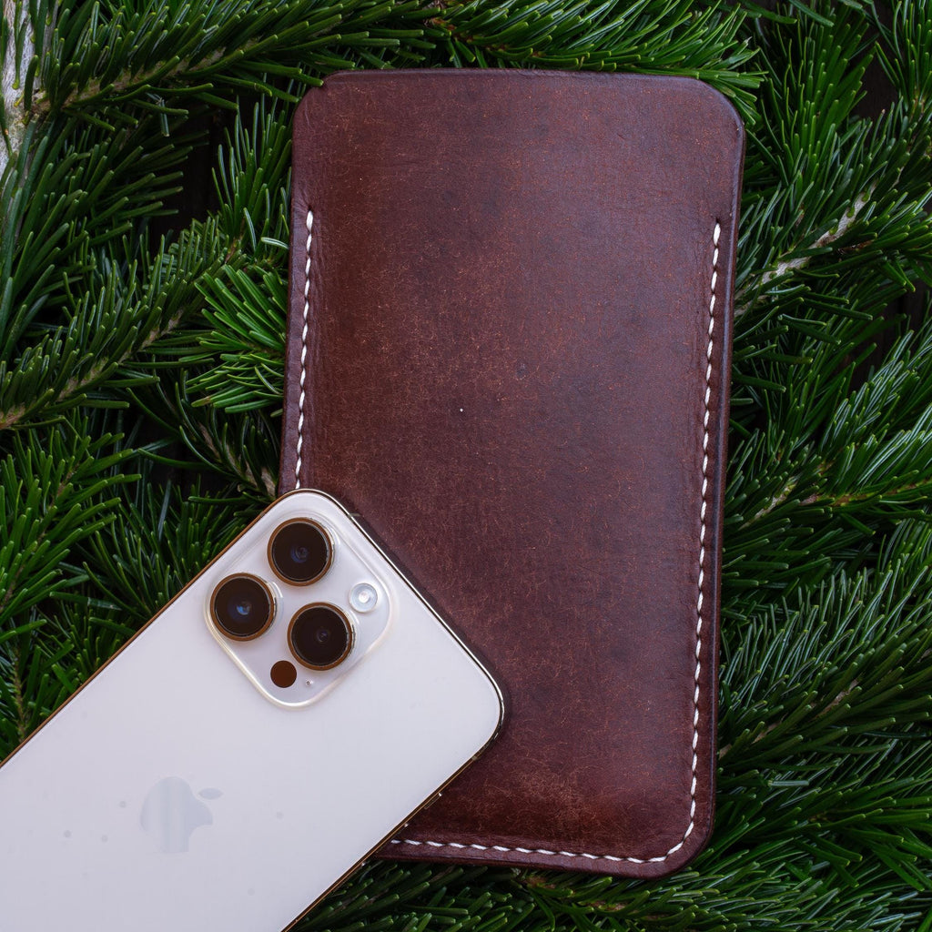 Hand-stitched Leather Case for Your Smartphone - iPhone Case, Every Stitch Sewn by Hand • iPhone Etui