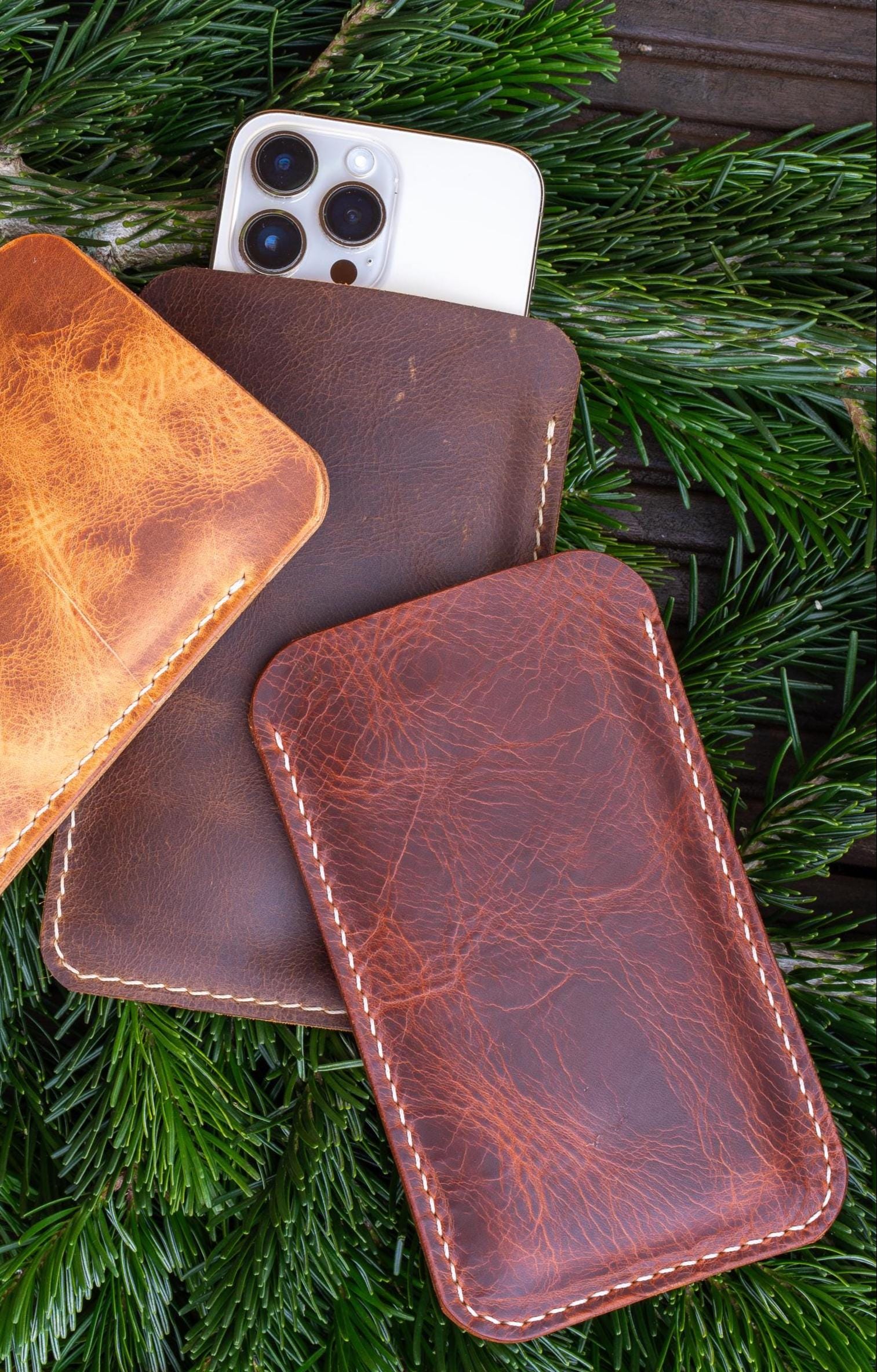 Hand-stitched Leather Case for Your Smartphone - iPhone Case, Every Stitch Sewn by Hand • iPhone Etui