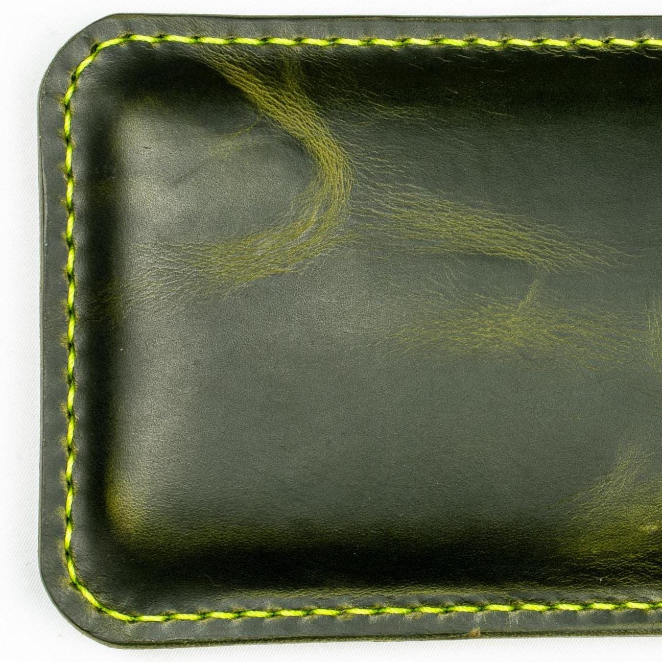 Hand-stitched Leather Case for Your Smartphone - iPhone Case, Every Stitch Sewn by Hand • iPhone Etui