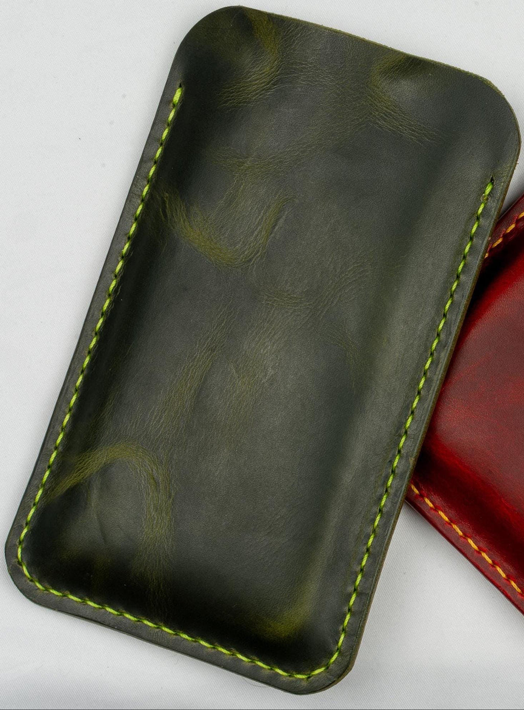 Hand-stitched Leather Case for Your Smartphone - iPhone Case, Every Stitch Sewn by Hand • iPhone Etui