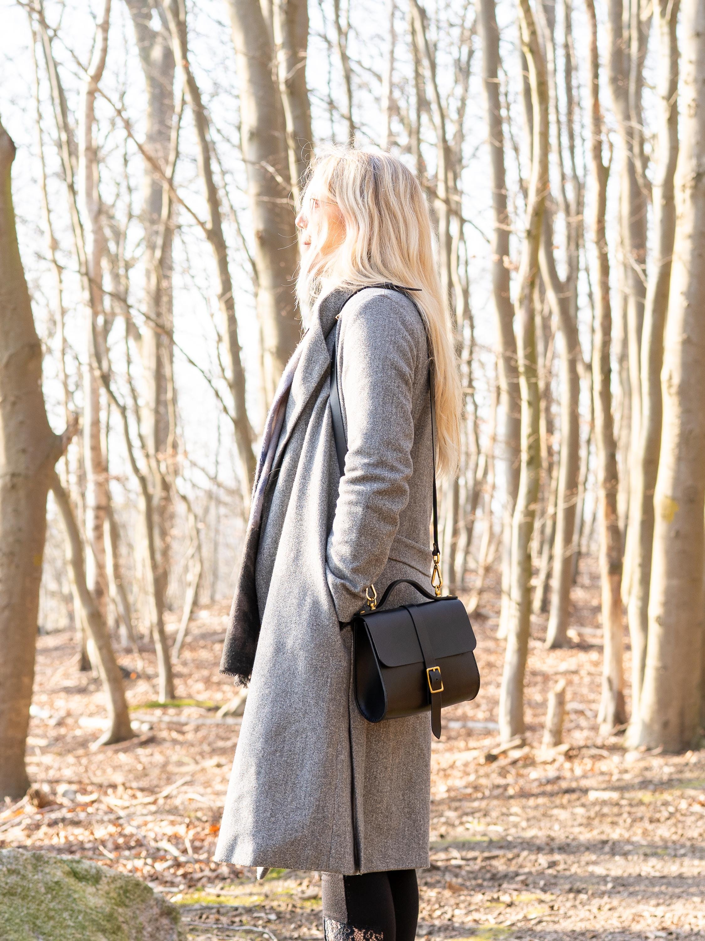 Handgenähte Leder-Crossbody Bag aus italienischem Veg-Tan-Leder | Individuell anpassbar