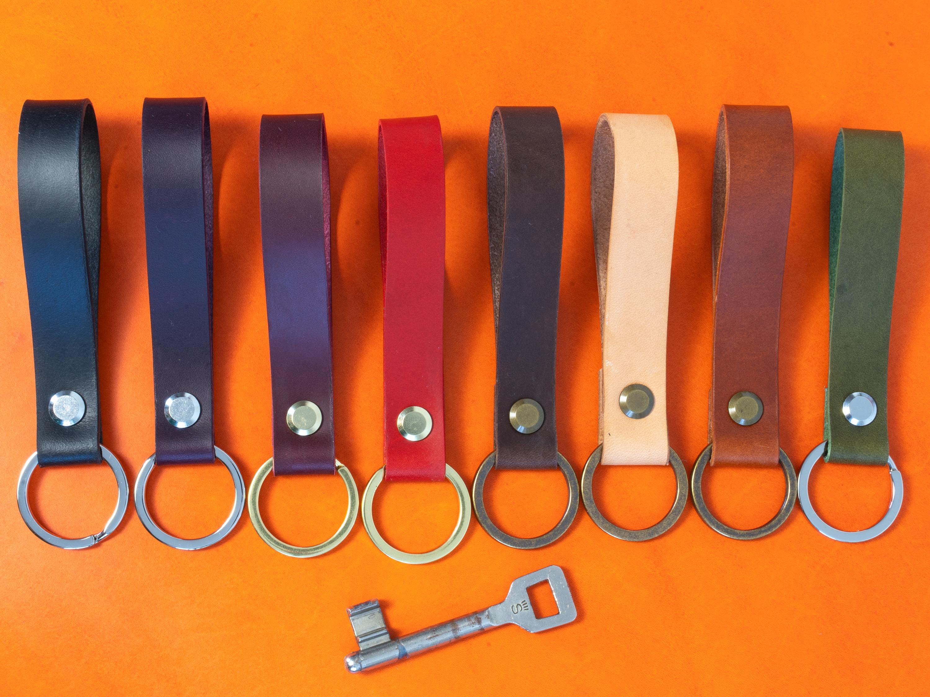 Handgemachter Leder Schlüsselanhänger personalisiert – Individuell graviertes Schlüsselband aus pflanzlichem Leder – Für Ihn, Papa, Ehemann