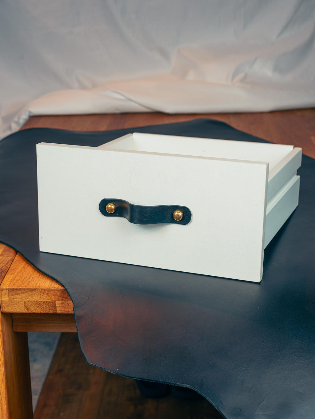 Handmade Leather Handles | Drawer Pulls & Cabinet Knobs | For IKEA Pax Kallax Hemnes | Vegetable Tanned Leather | Made in Germany