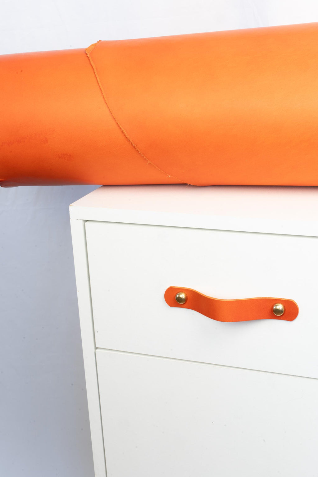 Handmade Leather Handles | Drawer Pulls & Cabinet Knobs | For IKEA Pax Kallax Hemnes | Vegetable Tanned Leather | Made in Germany