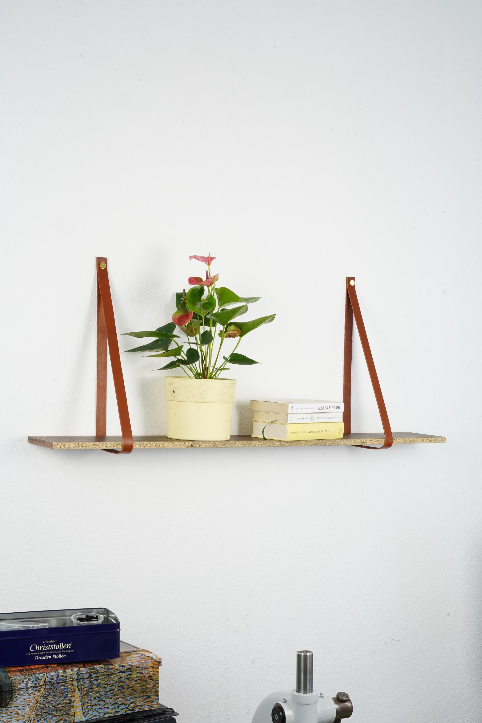 Hängeregal mit Lederriemen Leder l Leder Wandhalterung Regal | Handmade Leather Shelf Brackets | Plant Shelf l Lederriemen Regalträger
