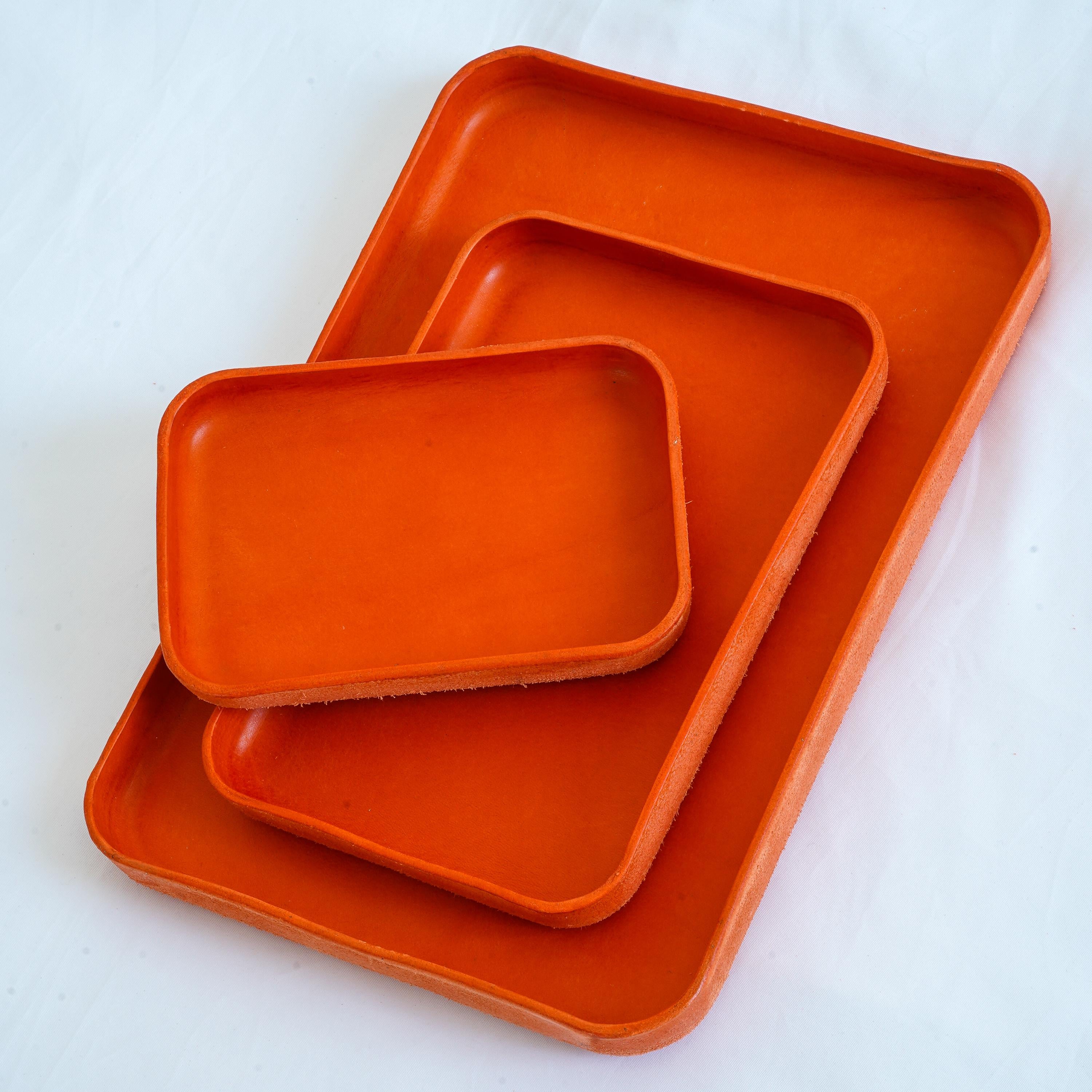 Handmade Leather Tray – Minimalist Catchall for Everyday Essentials
