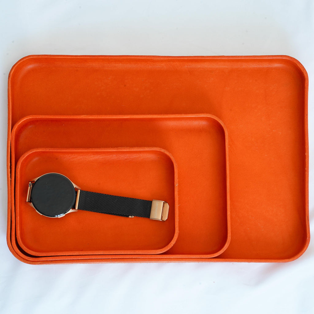Handmade Leather Tray – Minimalist Catchall for Everyday Essentials