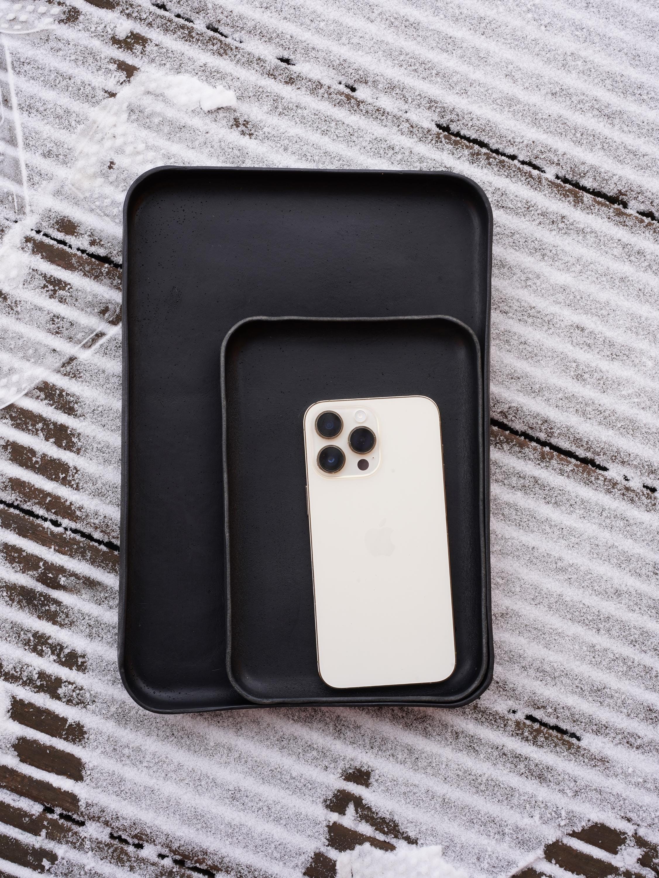 Handmade Leather Tray – Minimalist Catchall for Everyday Essentials