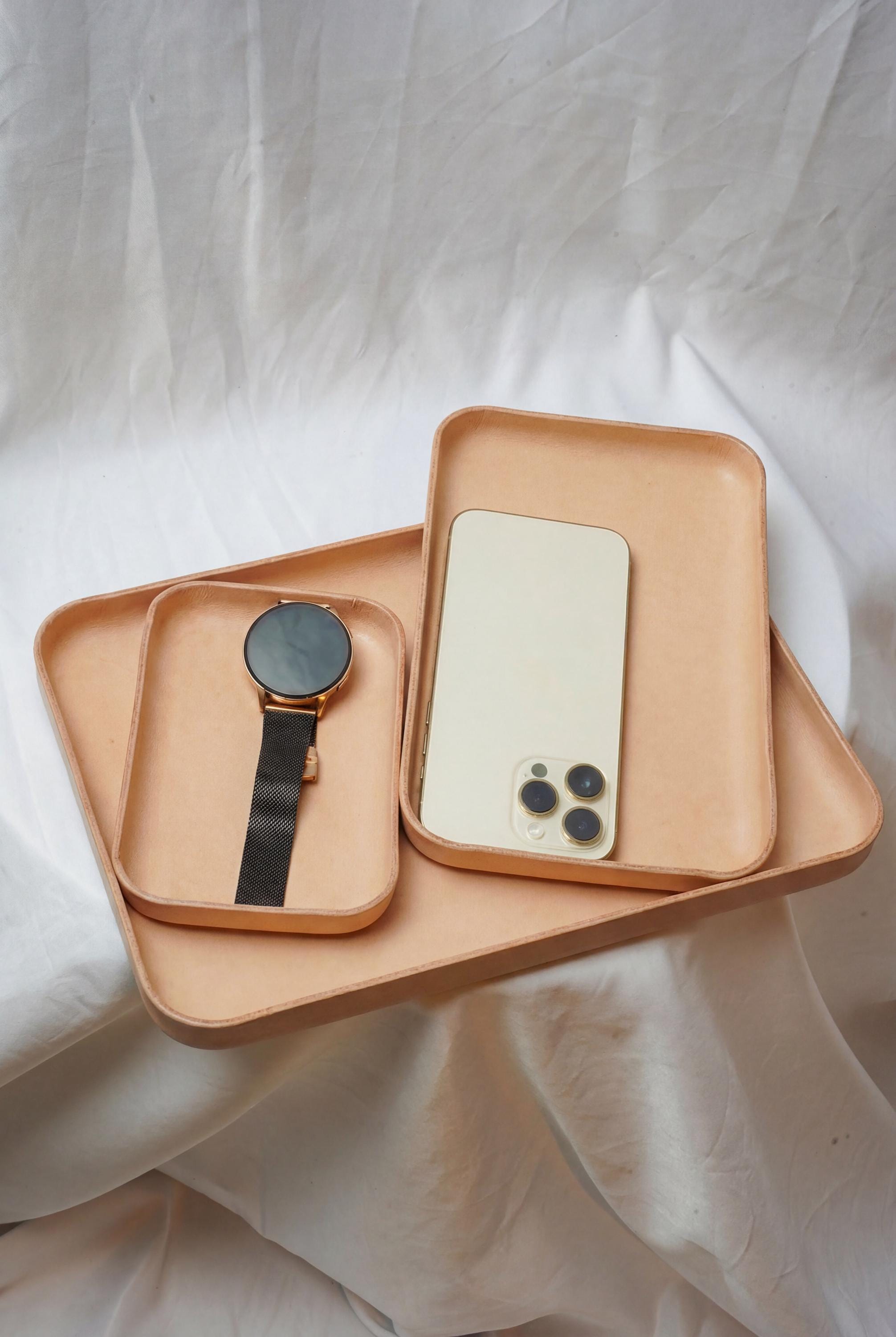 Handmade Leather Tray – Minimalist Catchall for Everyday Essentials