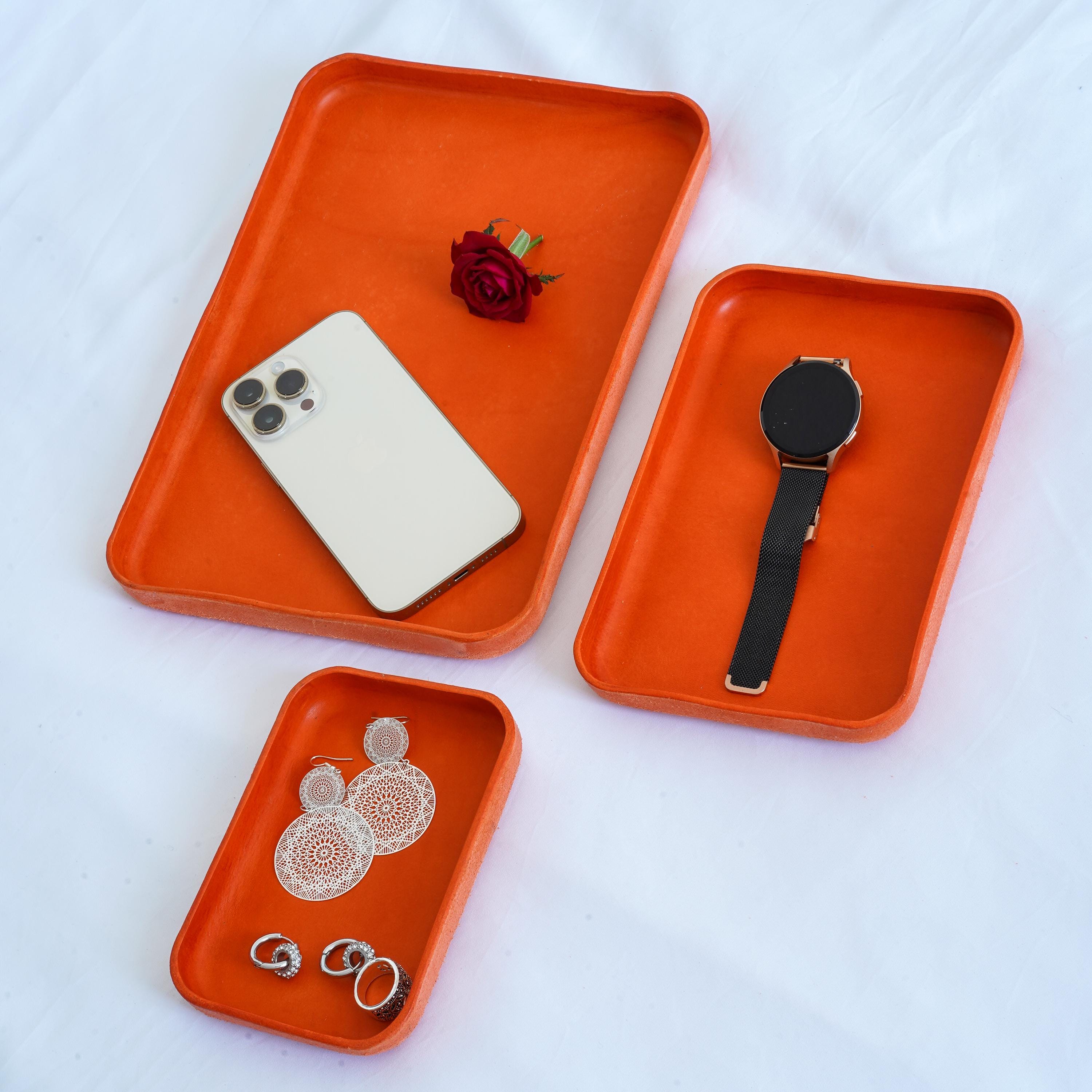 Handmade Leather Tray – Minimalist Catchall for Everyday Essentials