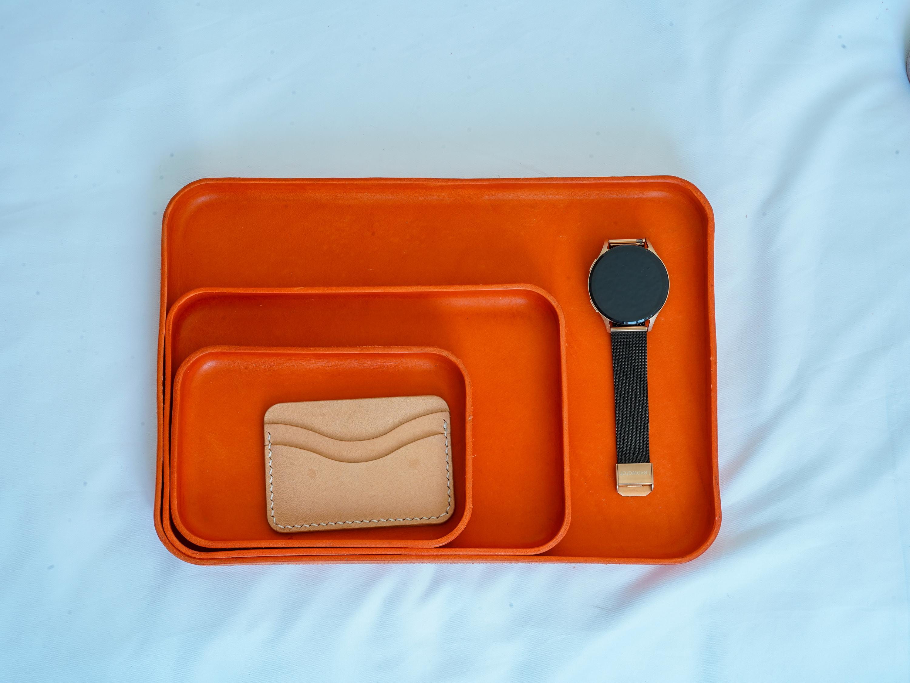 Handmade Leather Tray – Minimalist Catchall for Everyday Essentials