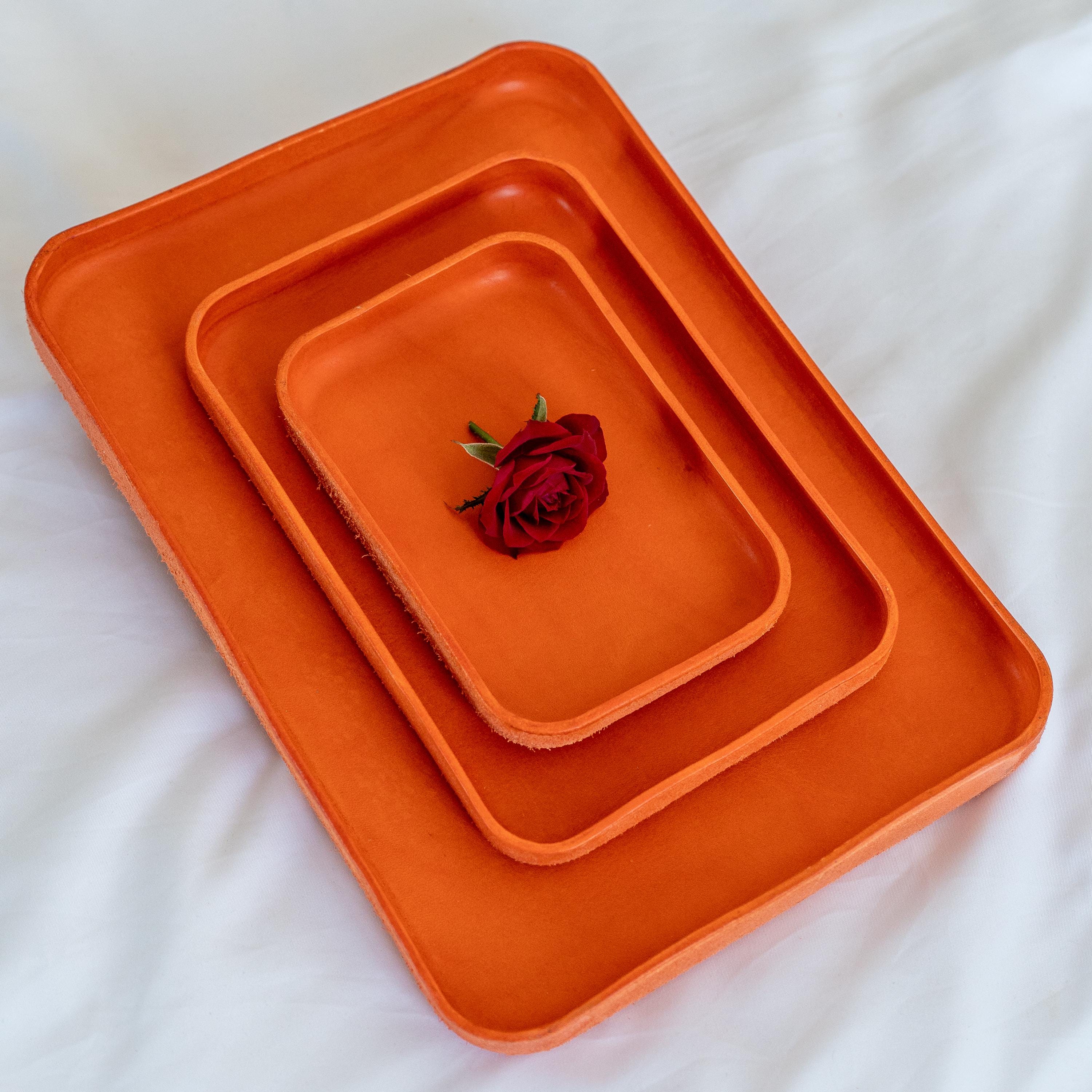 Handmade Leather Tray – Minimalist Catchall for Everyday Essentials