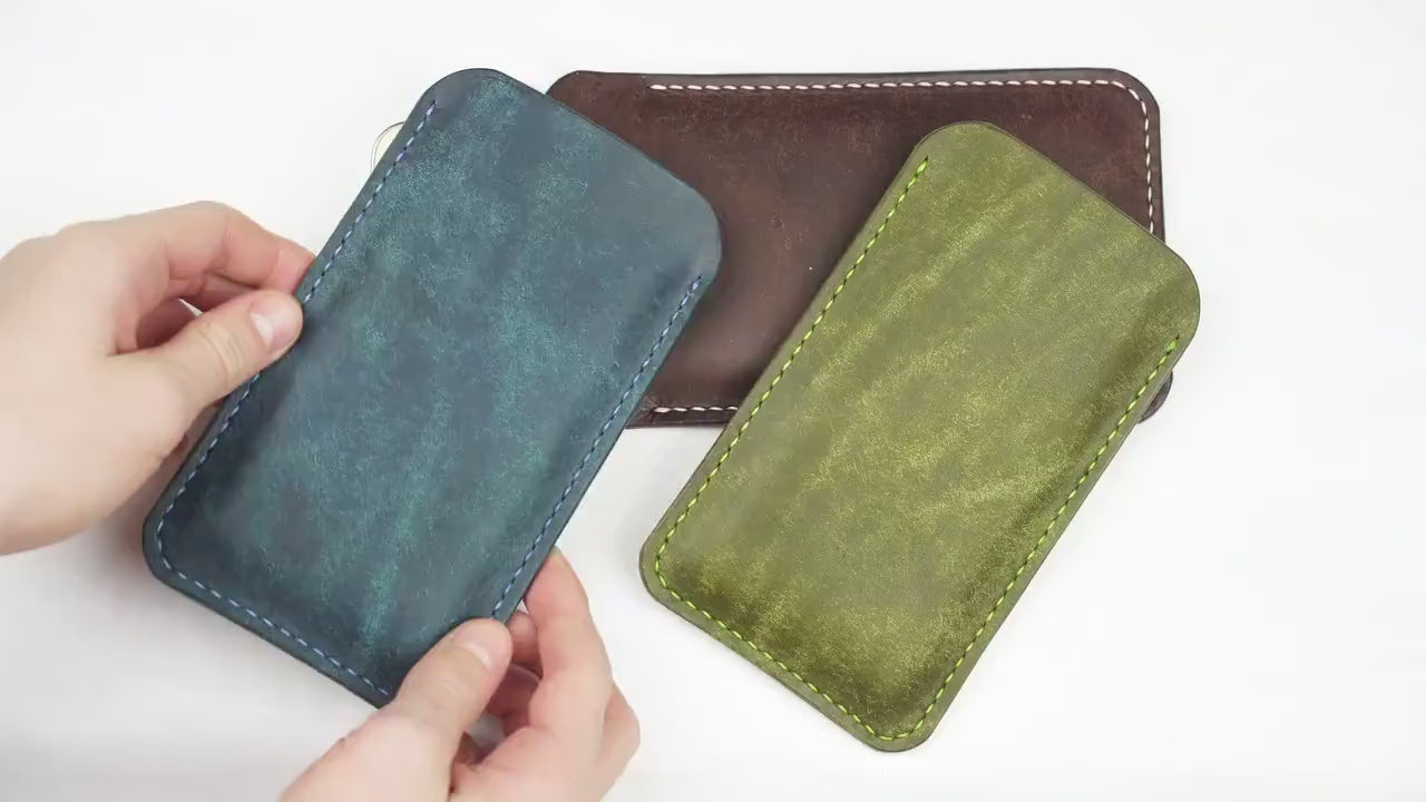 Hand-stitched Leather Case for Your Smartphone - iPhone Case, Every Stitch Sewn by Hand • iPhone Etui
