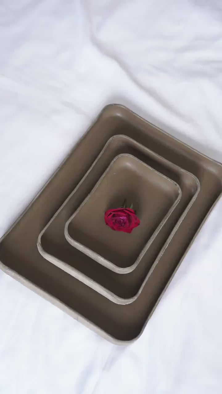 Handmade Leather Tray – Minimalist Catchall for Everyday Essentials