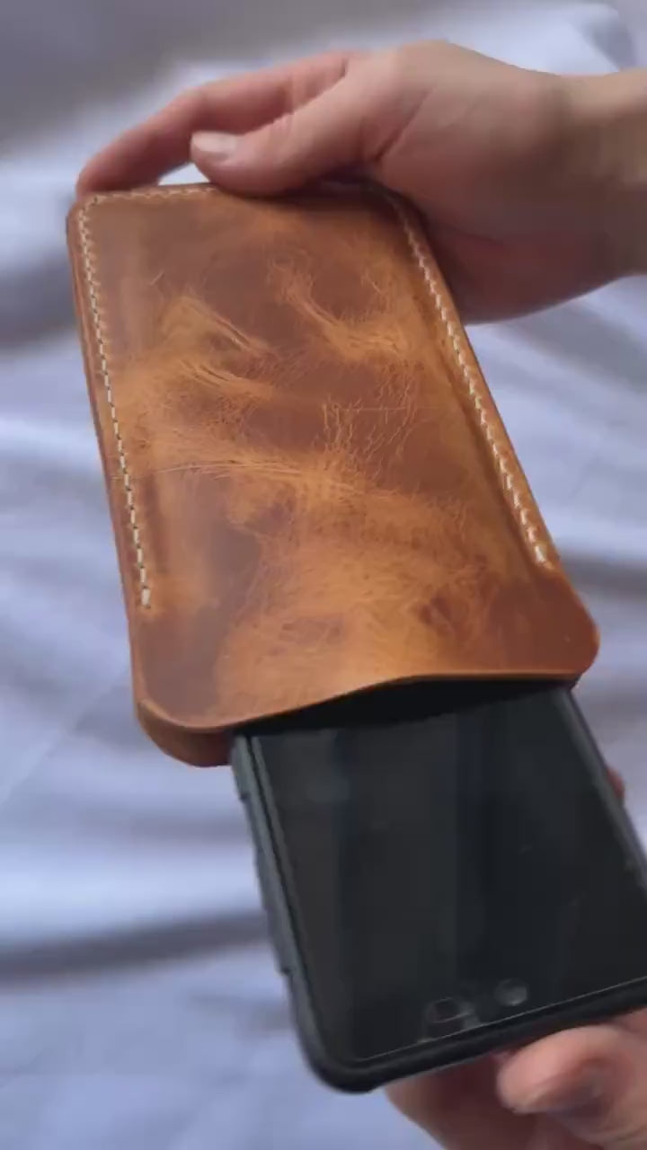 Hand-stitched Leather Case for Your Smartphone - iPhone Case, Every Stitch Sewn by Hand • iPhone Etui