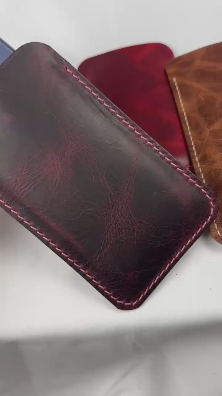 Hand-stitched Leather Case for Your Smartphone - iPhone Case, Every Stitch Sewn by Hand • iPhone Etui